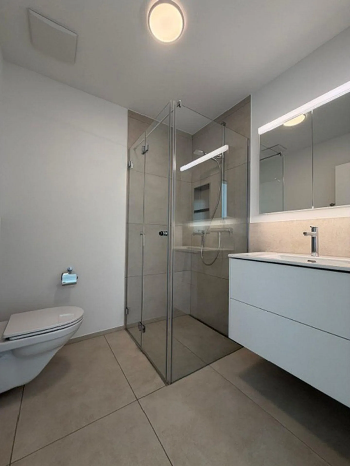 Modern, nearly new 4.5-room apartment for rent in Therwil - Photo 6 of 13