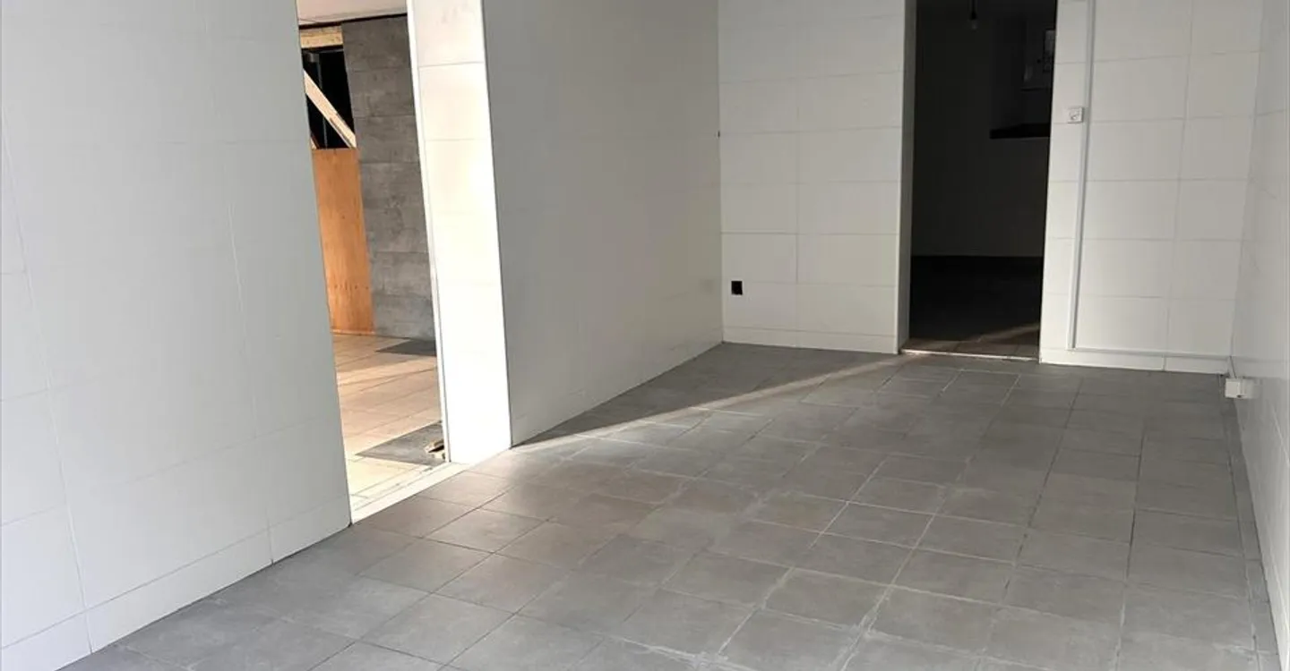 Edificio ad uso misto in affitto - Foto 7 di 13