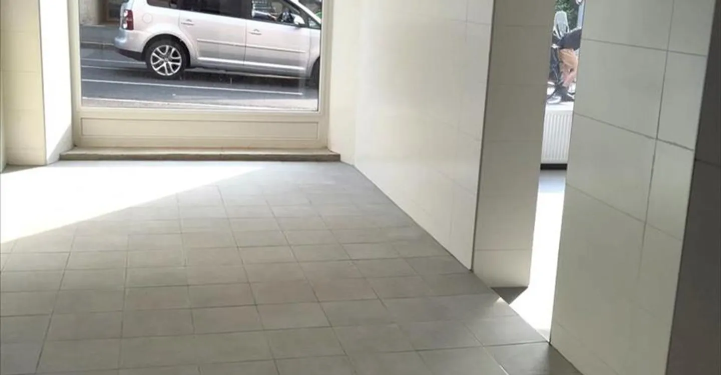 Edificio ad uso misto in affitto - Foto 9 di 13