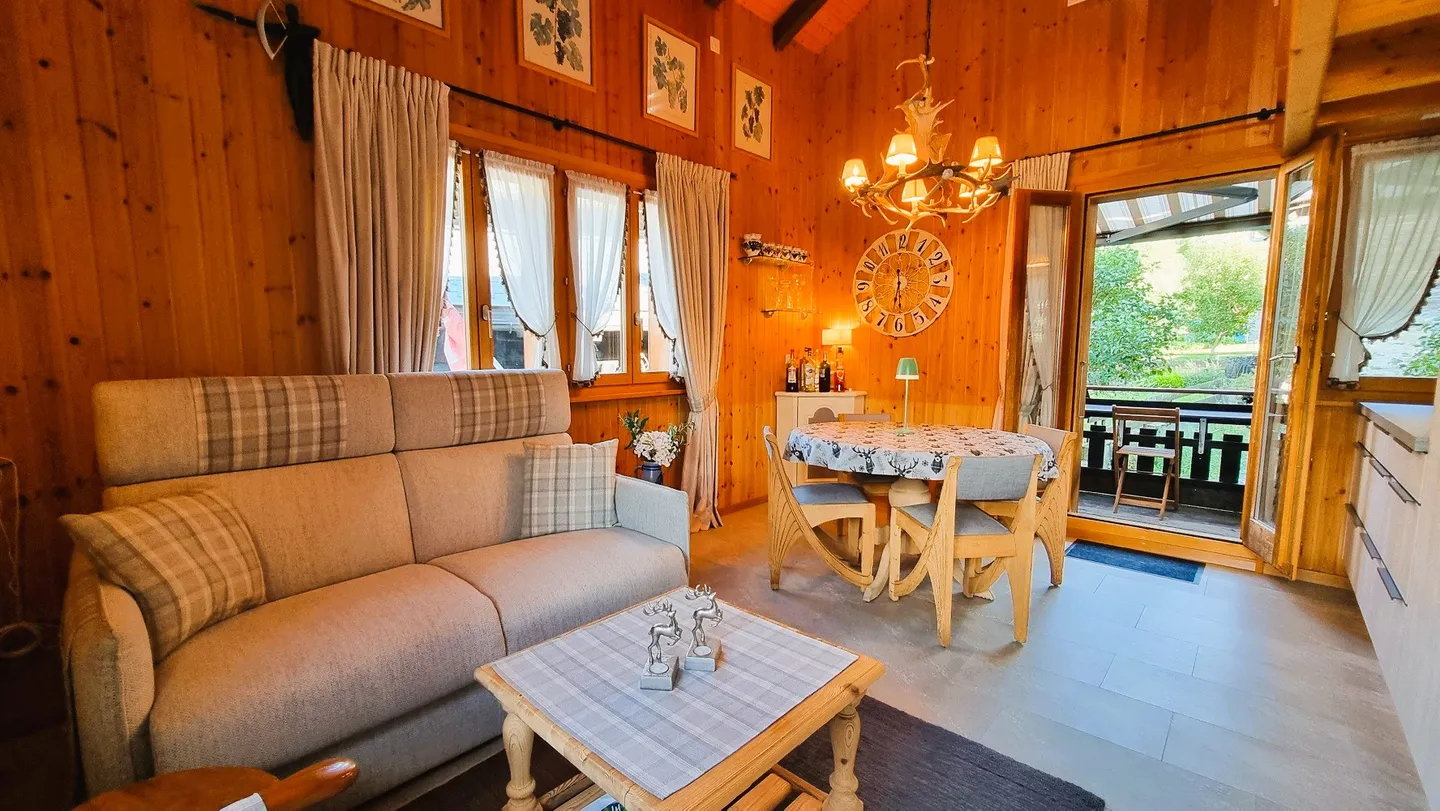 Chalet for sale - Photo 4 of 13