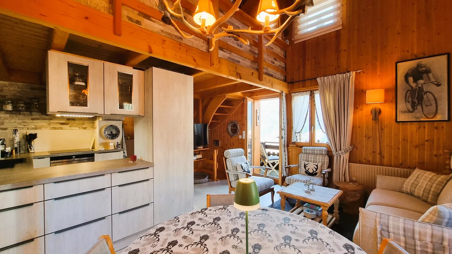 Chalet for sale - Photo 5 of 13