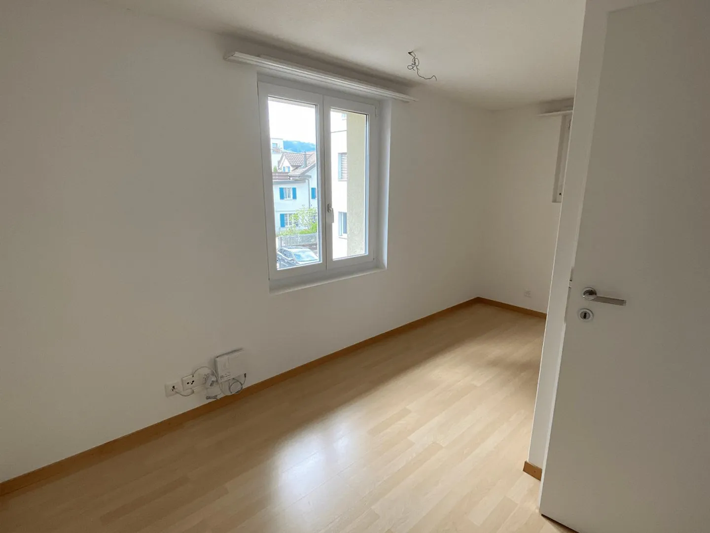 Centrally Located 3 1/2 Room Apartment - Photo 7 of 10