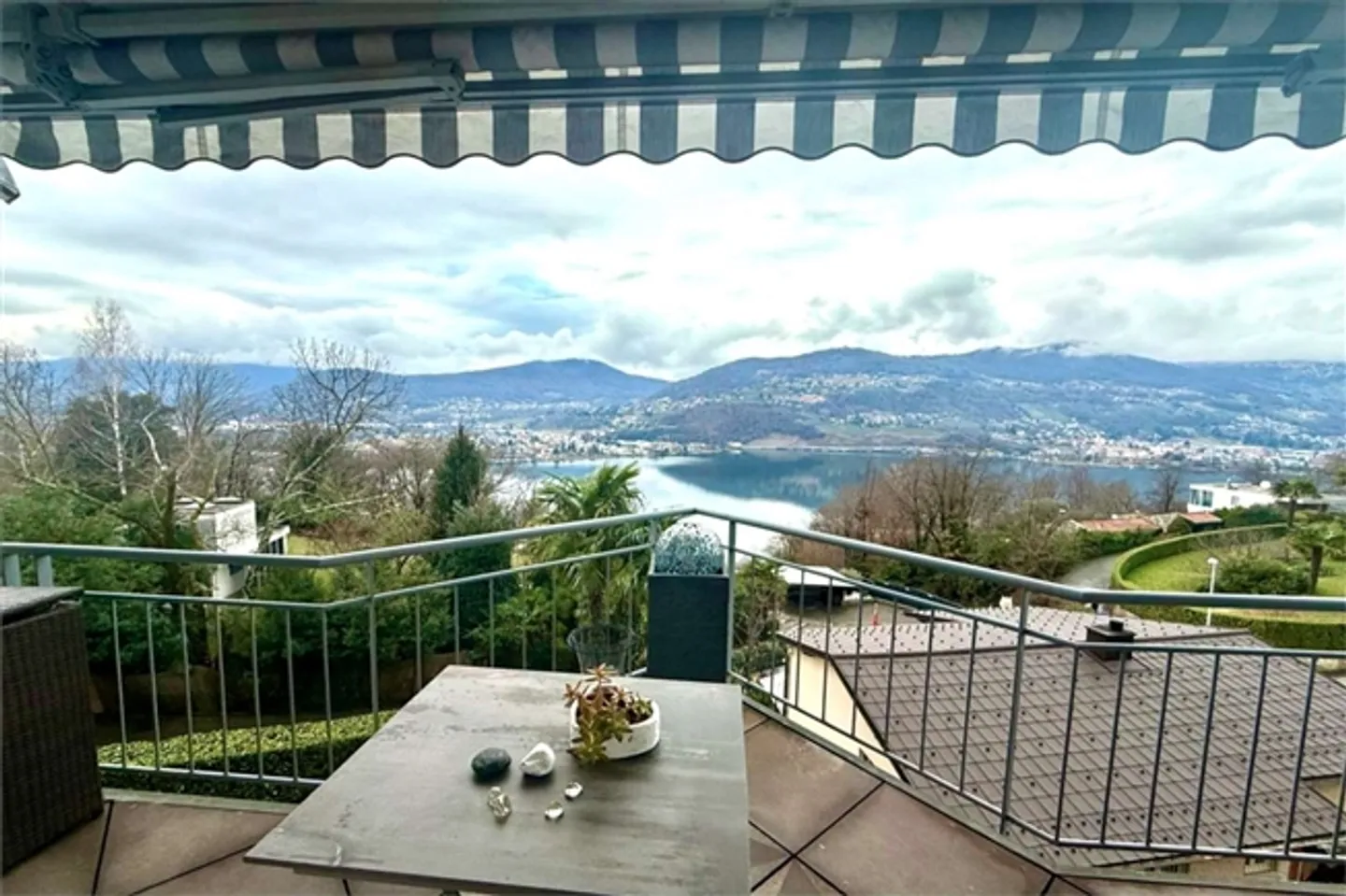 «4,5 Zimmer Duplex mit herrlichem Seeblick» - Foto 10 von 20