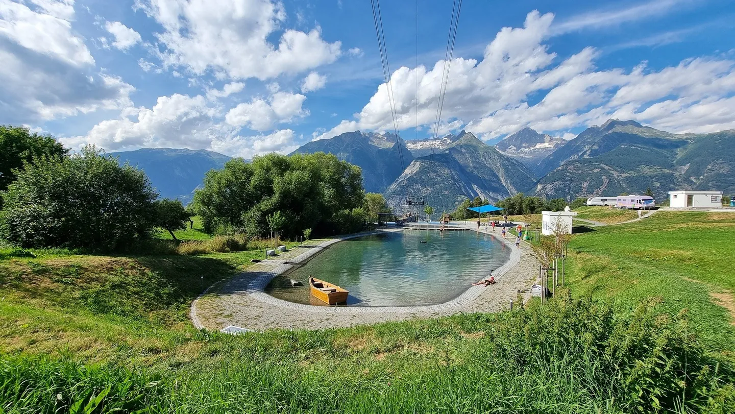 Chalet for sale - Photo 3 of 13