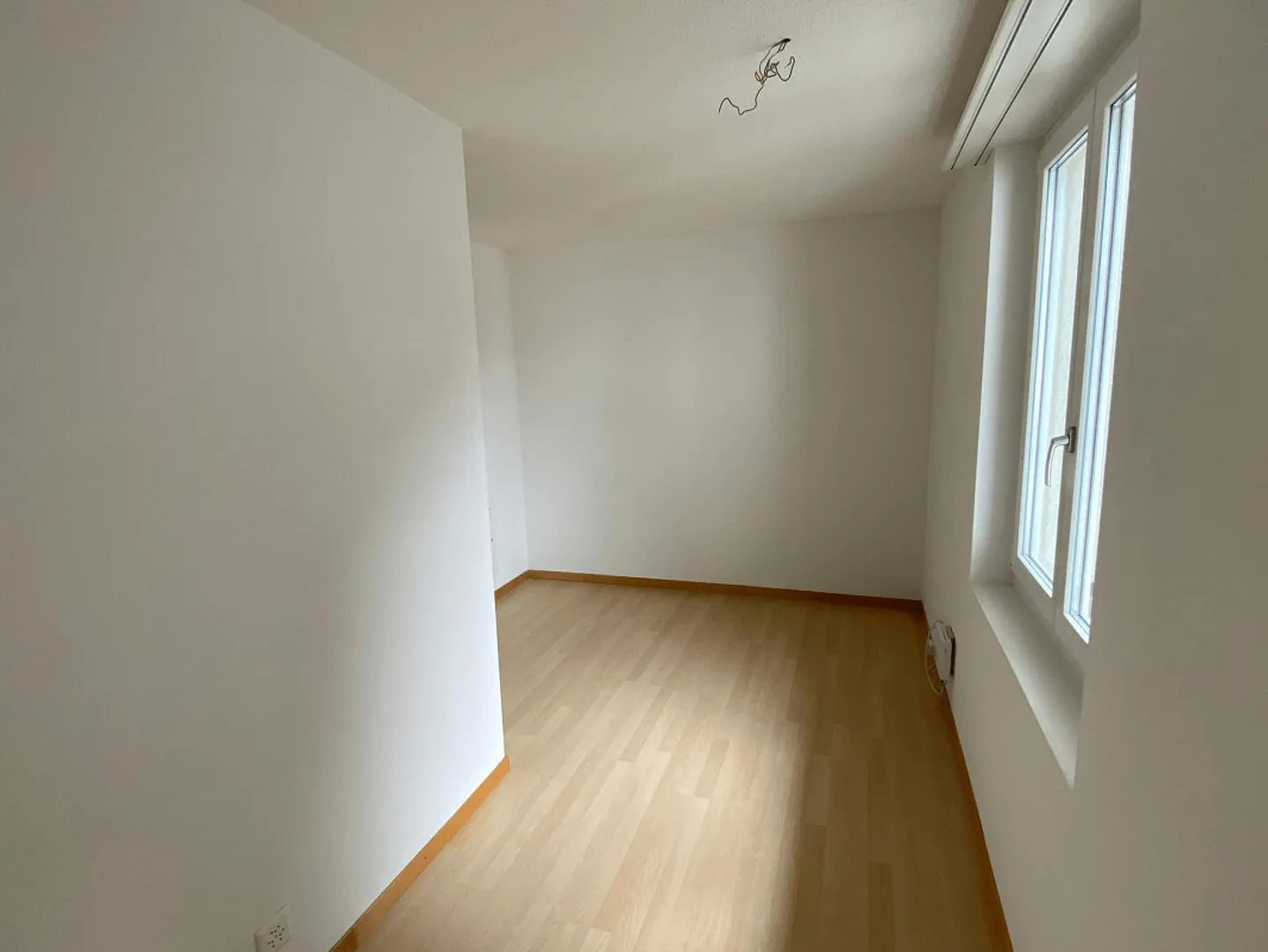 Centrally Located 3 1/2 Room Apartment - Photo 8 of 10