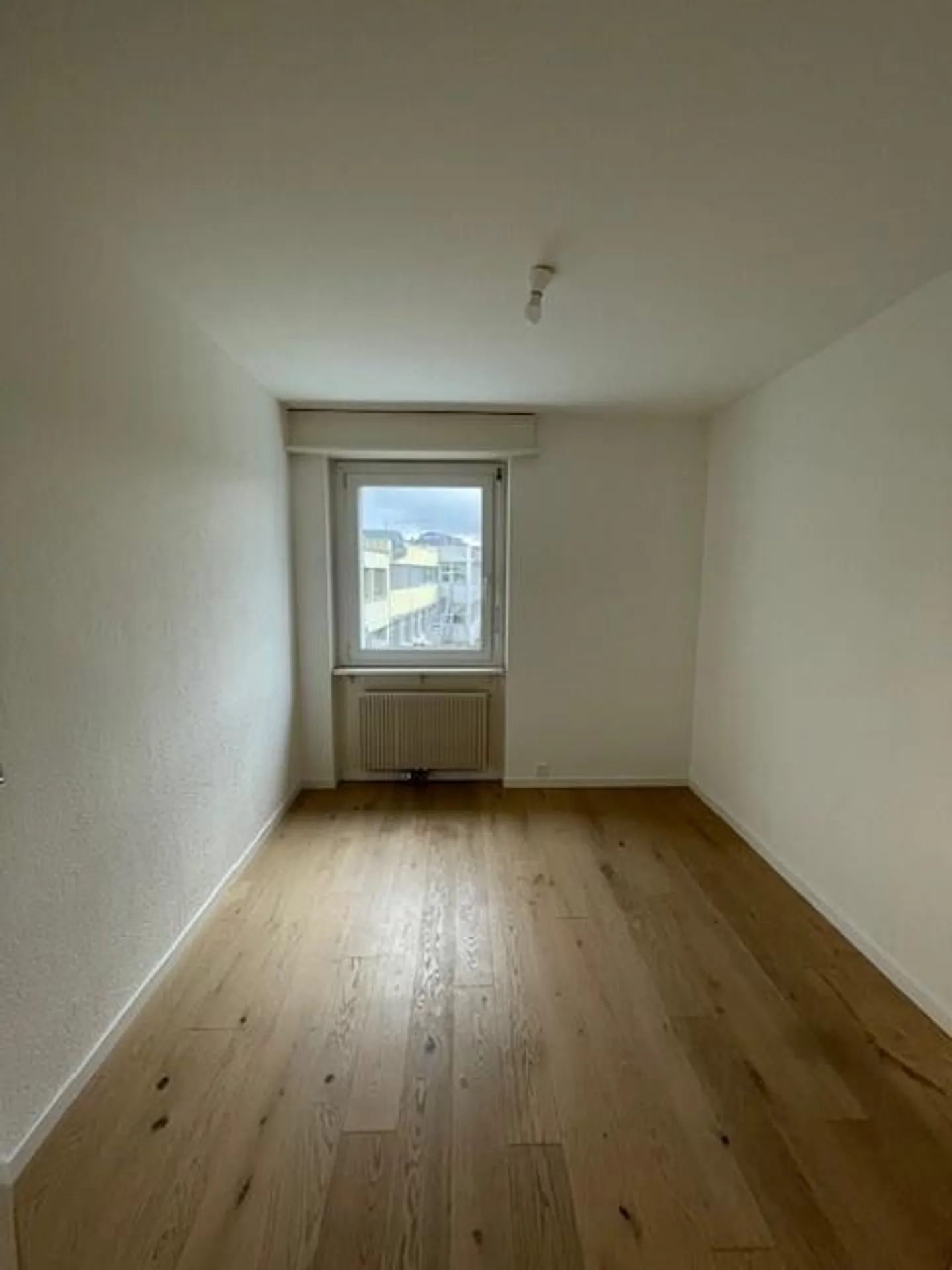 Modernes Apartment mit Balkon - Foto 3 von 5