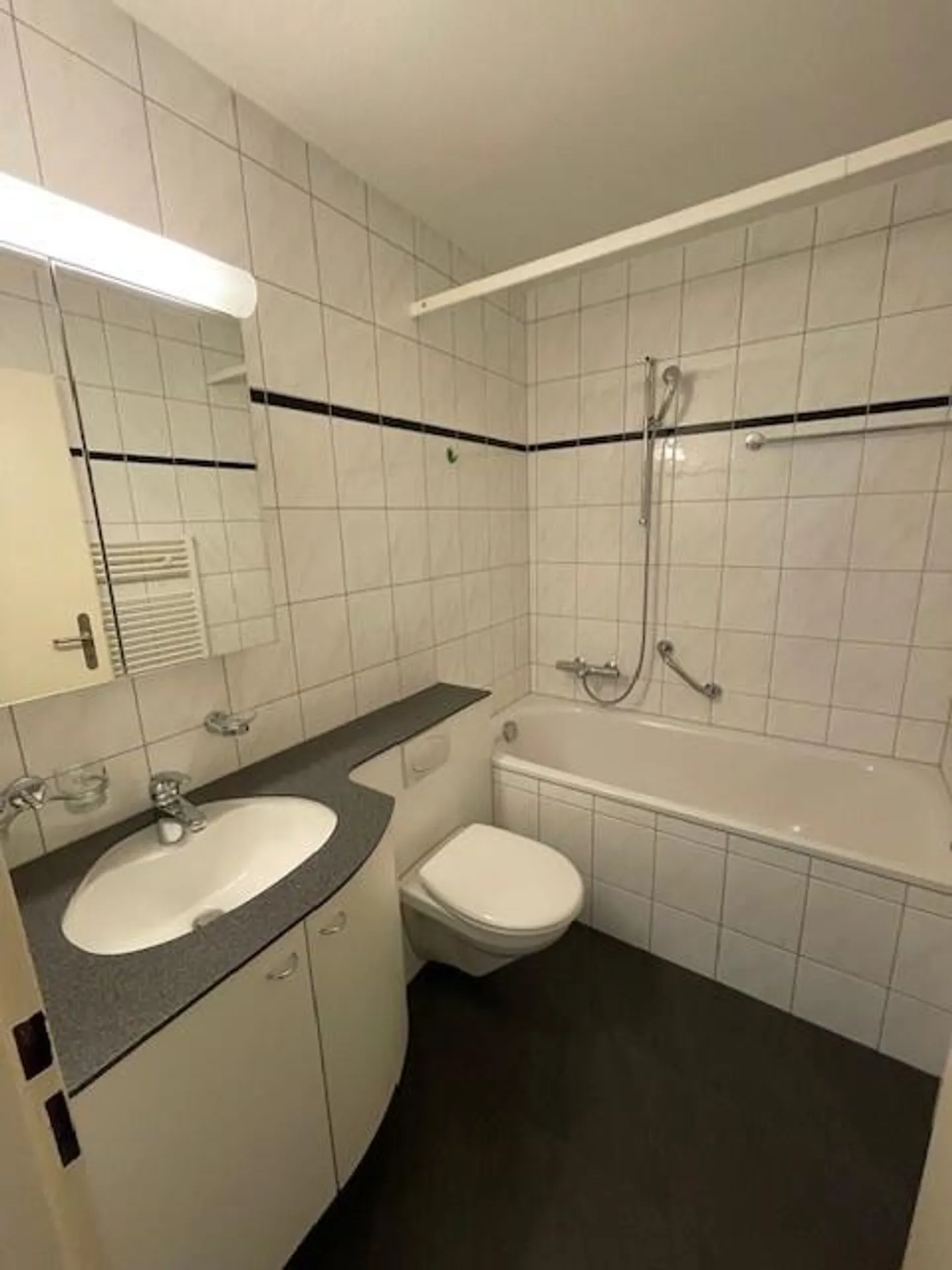 Modernes Apartment mit Balkon - Foto 4 von 5