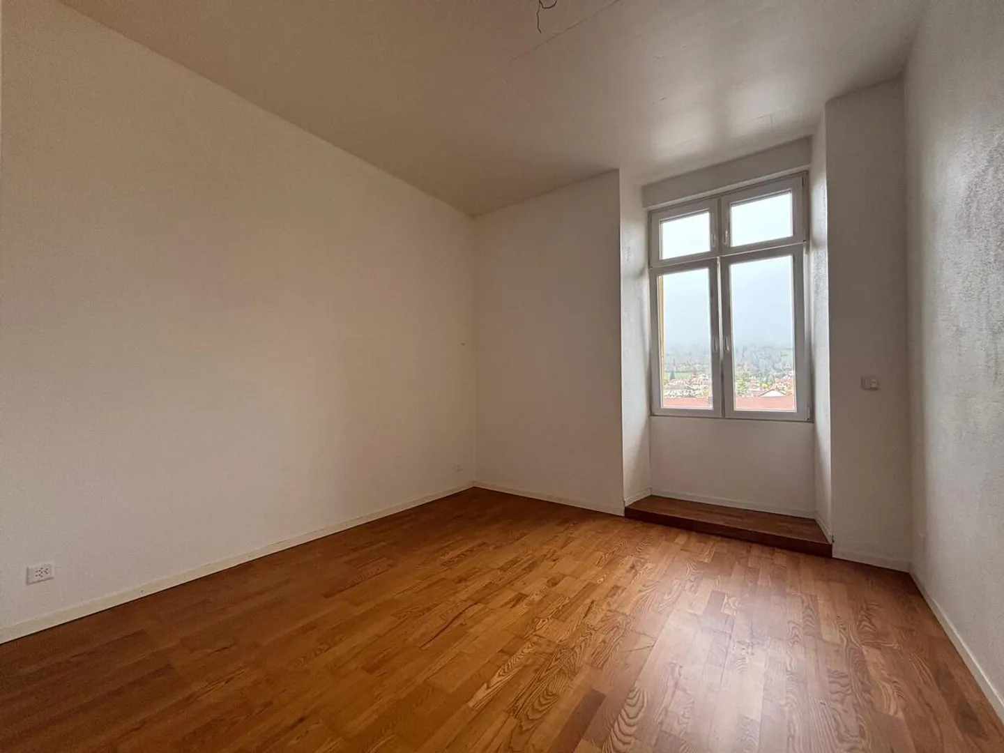 Helle 4-Zimmer-Wohnung nur einen Steinwurf vom Bahnhof Couvet entfernt - Foto 3 von 7