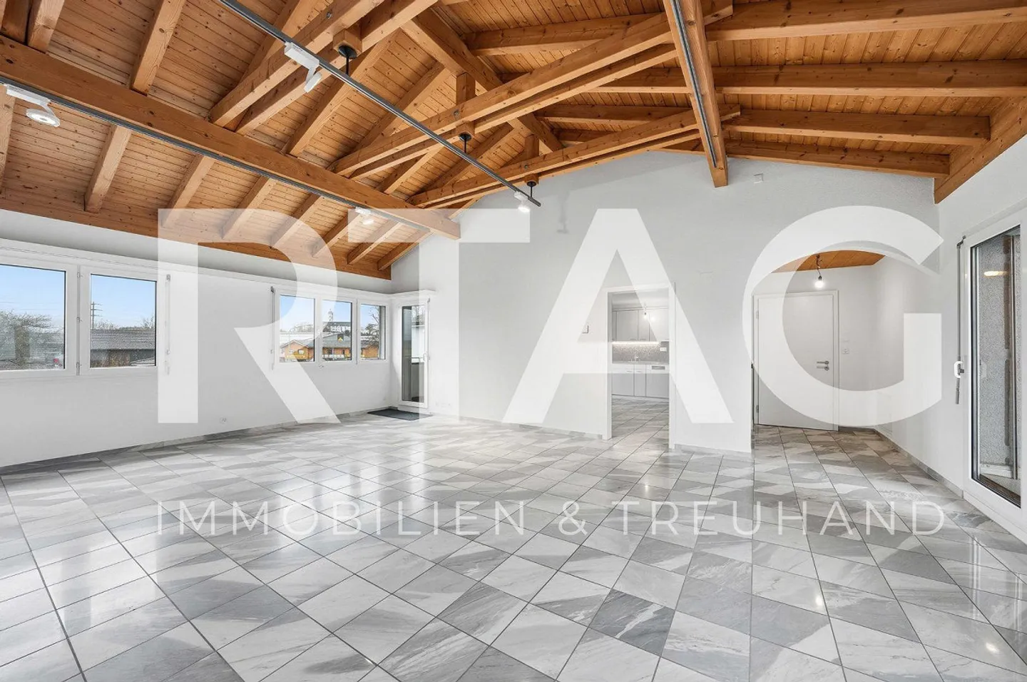 Appartamento 4.5 stanze - Foto 1 di 10