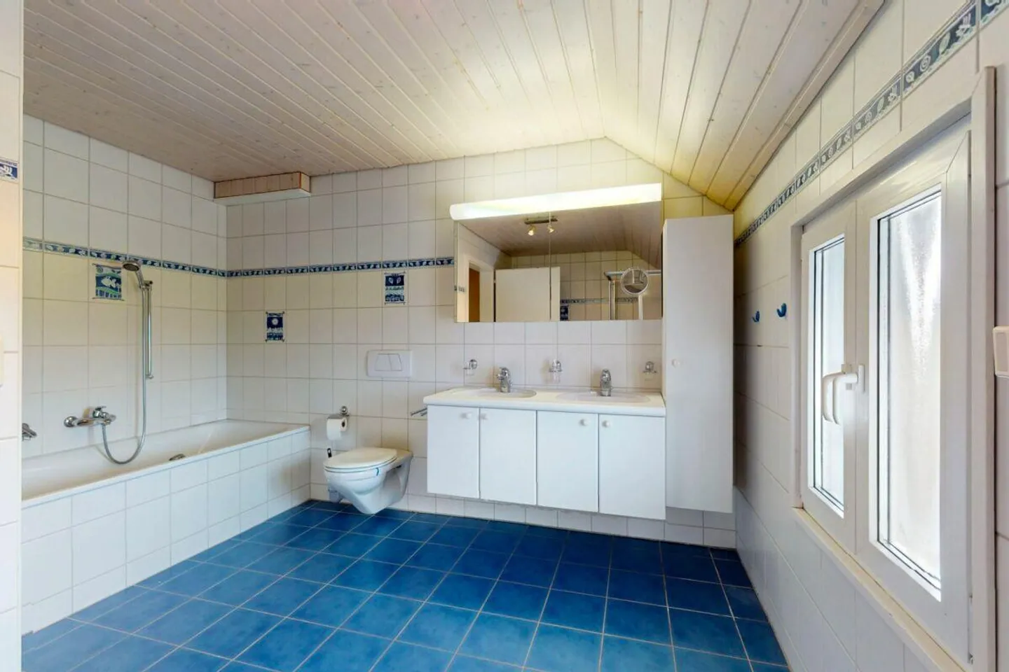 Affascinante casa residenziale con laboratorio e panorama alpino - Foto 16 di 18