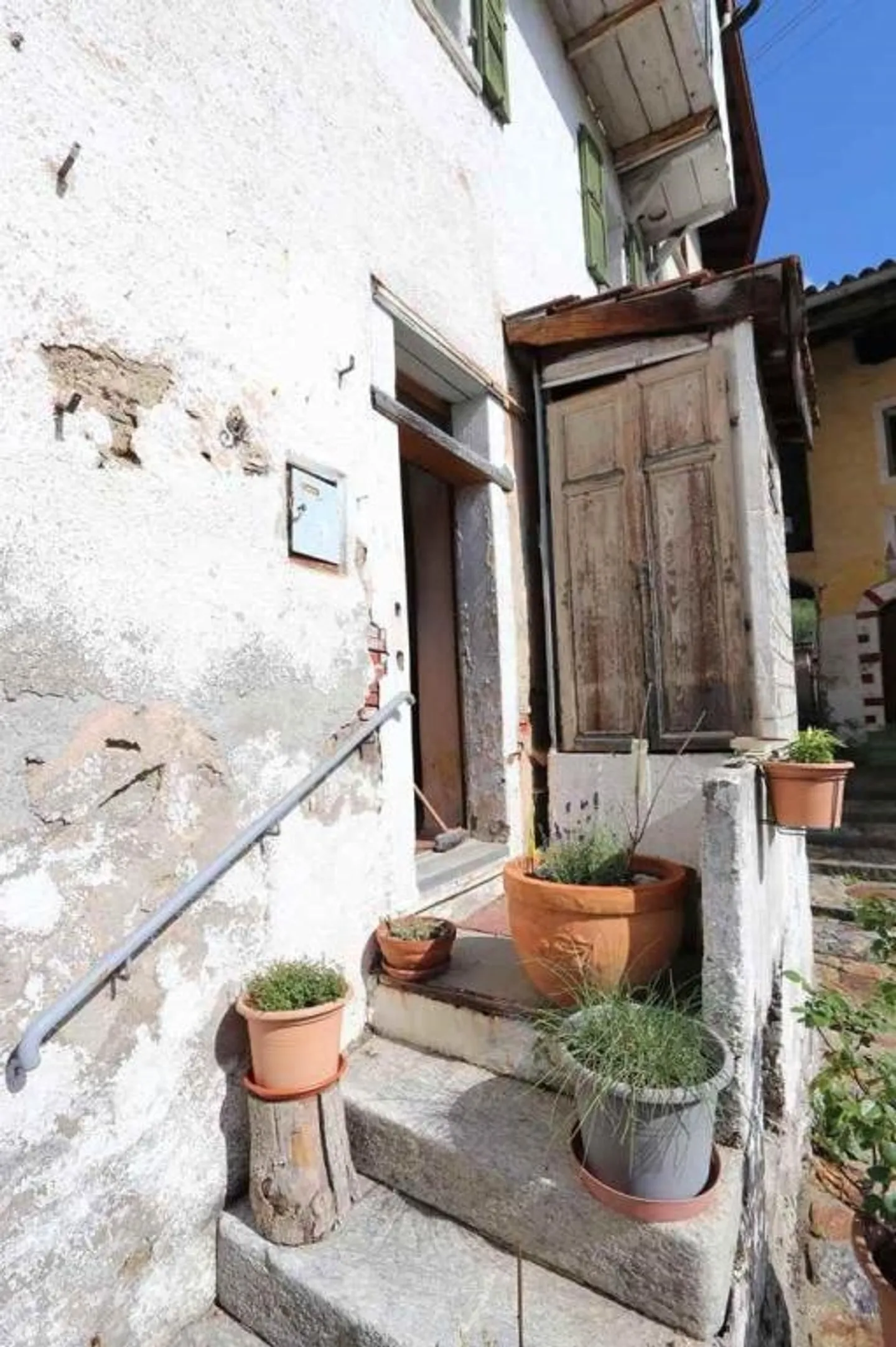 Casa di villaggio di 3 1/2 locali con balcone e vista da ristrutturare - Foto 5 di 15
