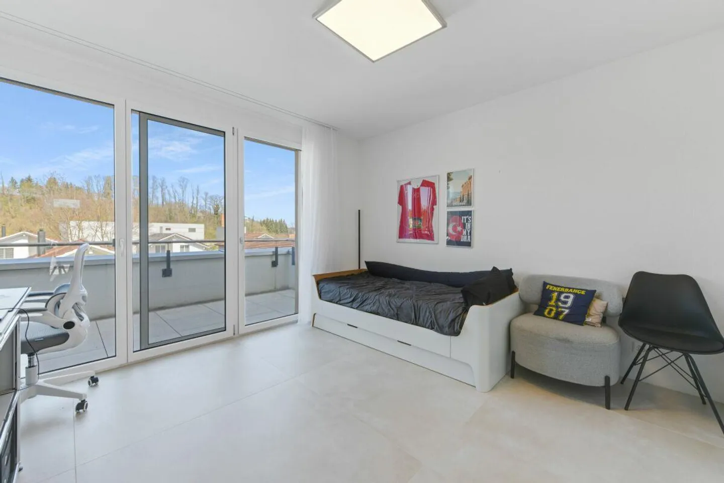 A Home Above Things – Exclusive Penthouse Apartment with Privacy - Photo 11 of 25