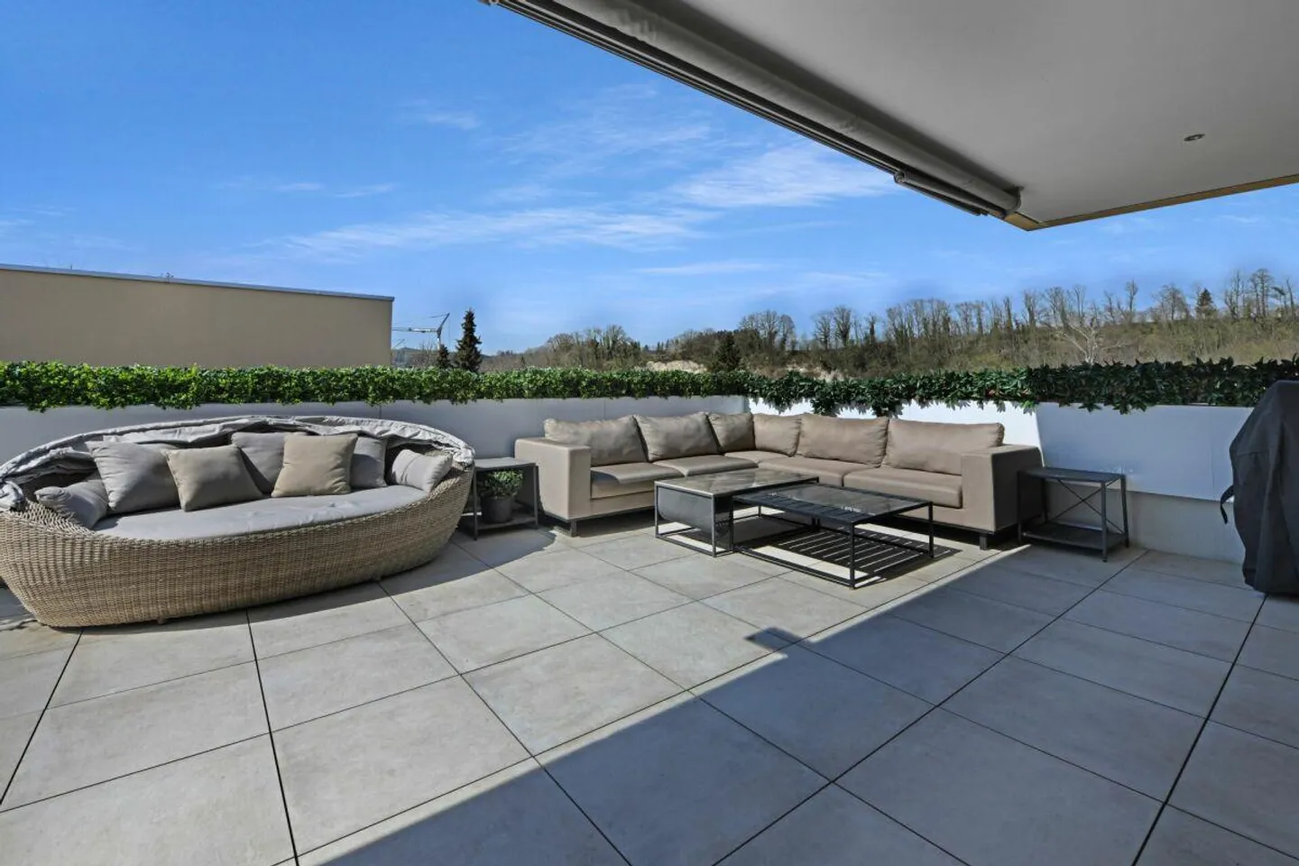 A Home Above Things – Exclusive Penthouse Apartment with Privacy - Photo 15 of 25