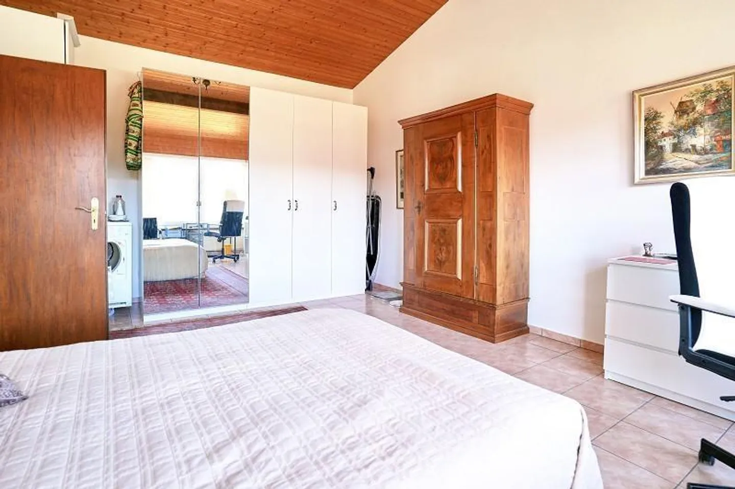 4 1/2-Room Villa with Swimming Pool and Beautiful Garden - Photo 8 of 31