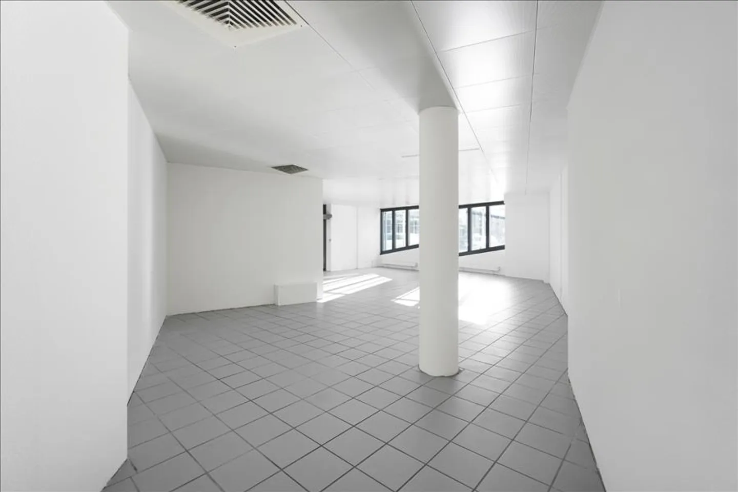 Vielseitig nutzbare Ladenfläche - ideal für Verkauf, Praxen, Ateliers - Foto 6 von 7