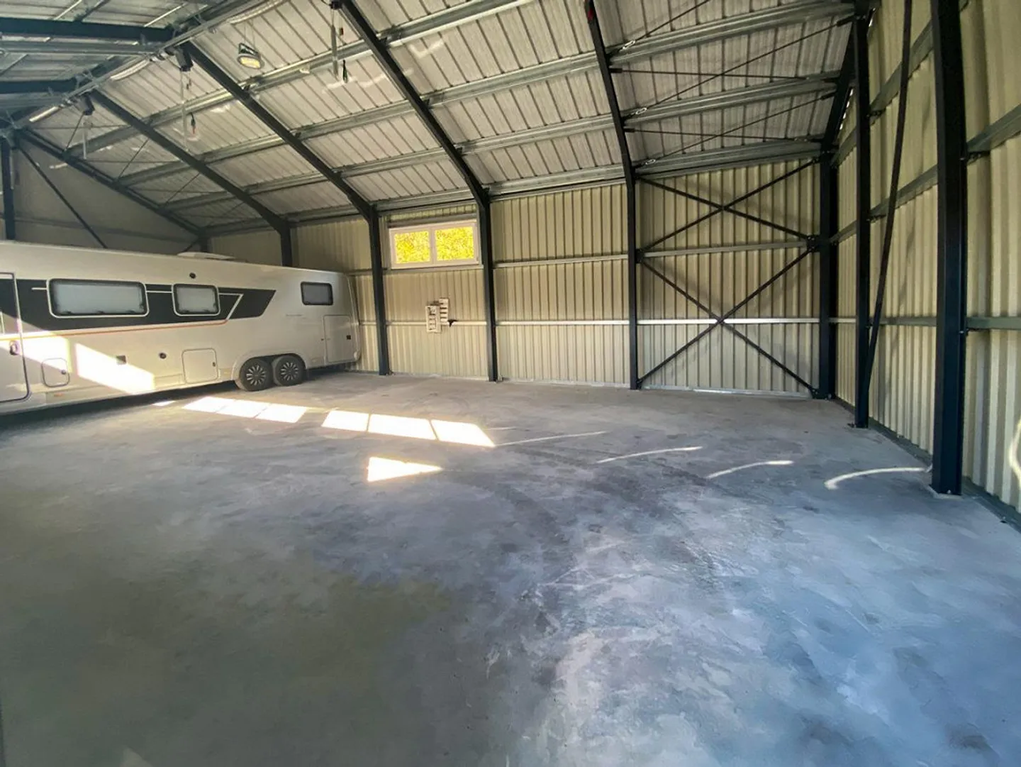 Nuovi posti auto al coperto per camper, caravan, barche ... - Foto 4 di 7