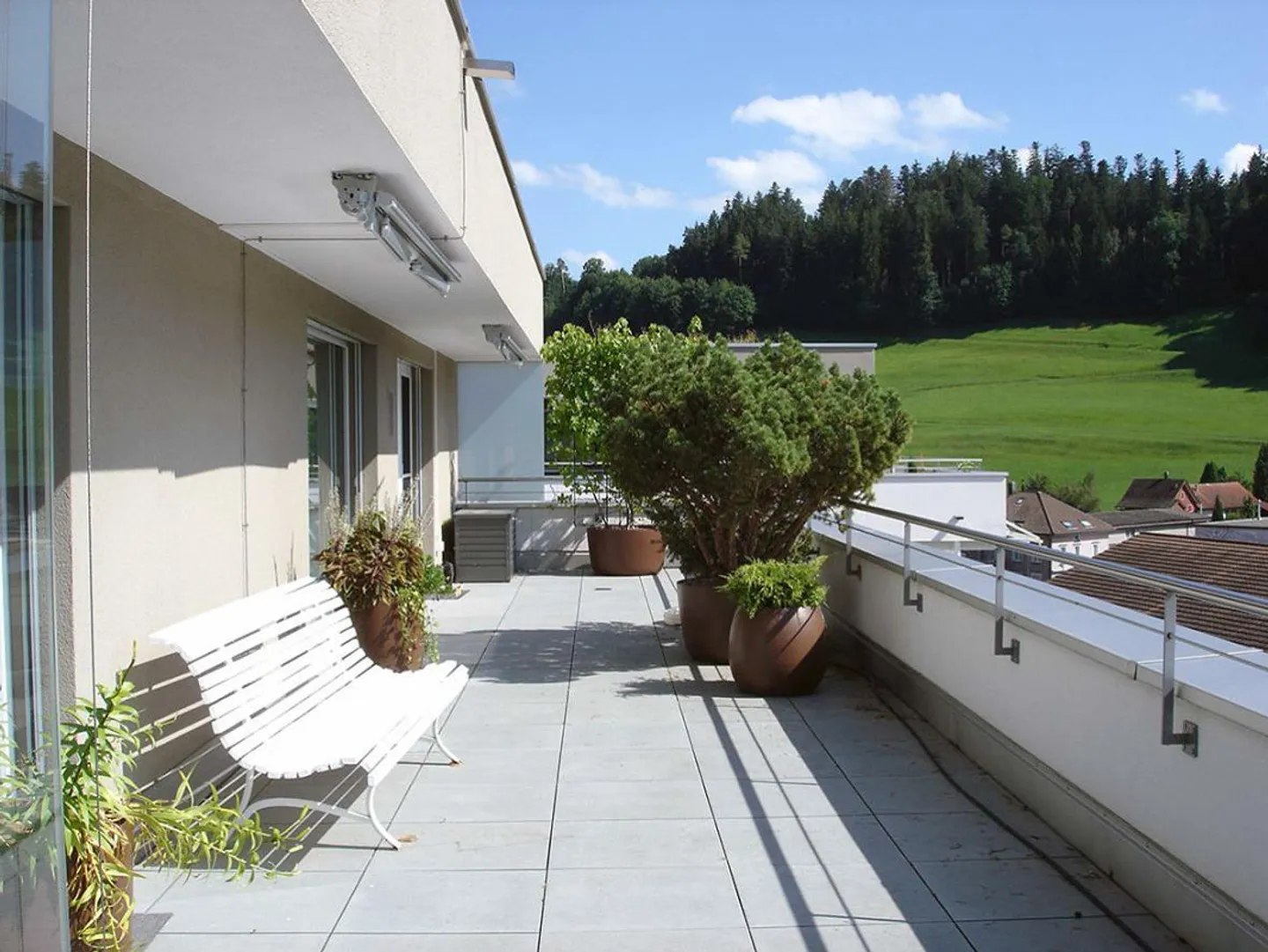 Penthouse apartment with over 100 m² terrace in the heart of Mosnang - Photo 3 of 15