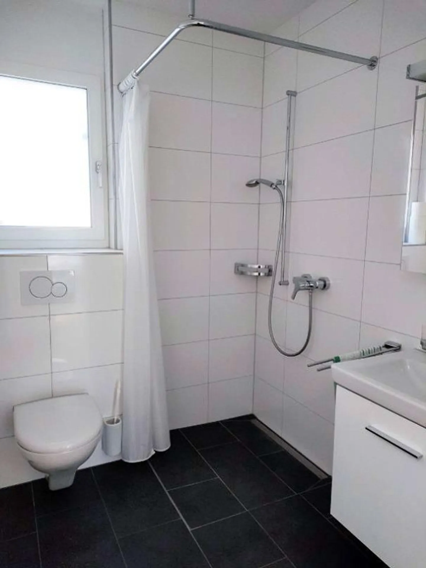 Penthouse apartment with over 100 m² terrace in the heart of Mosnang - Photo 12 of 15