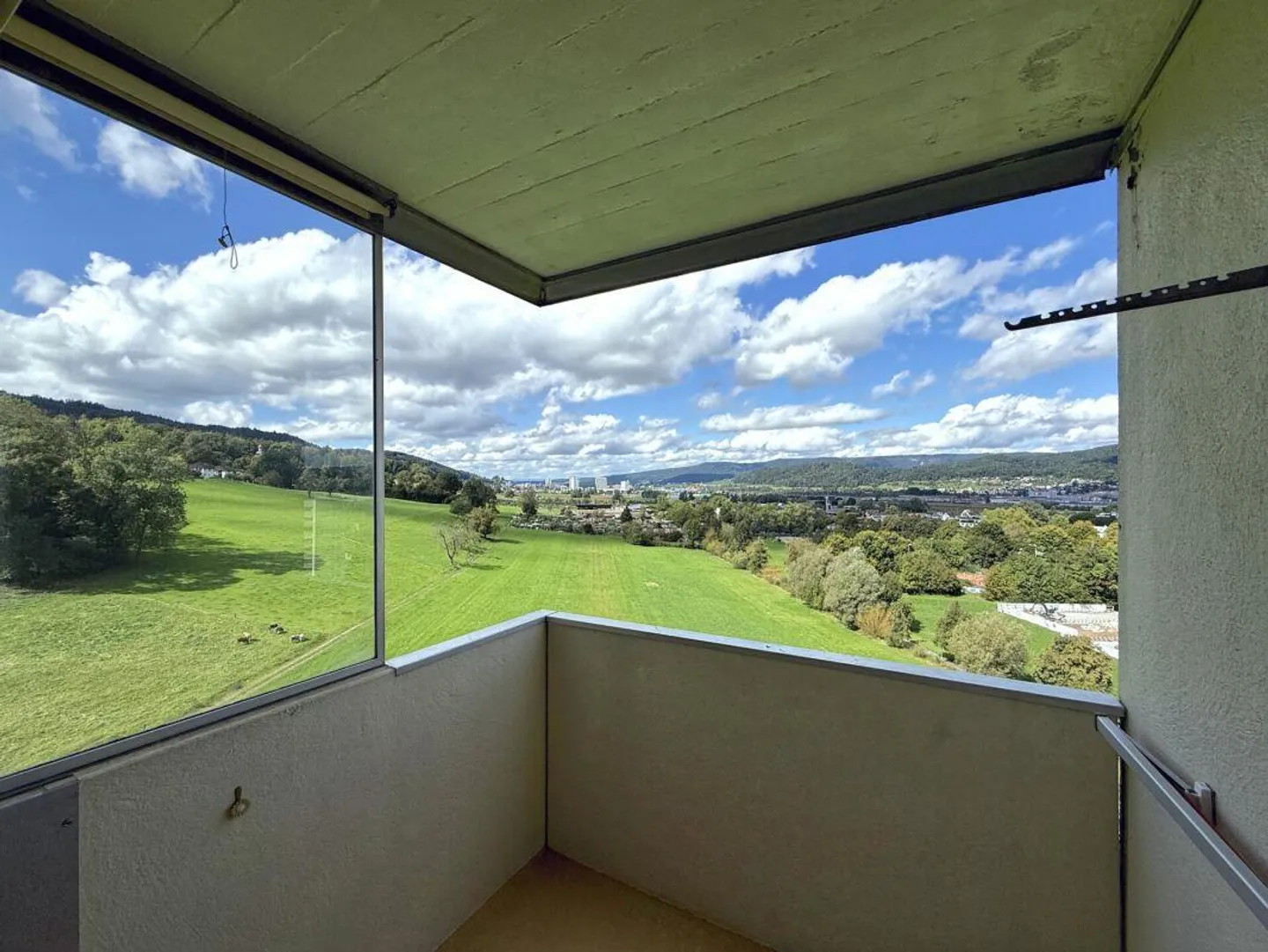 3.5-Zimmer-Wohnung mit Panoramasicht - Foto 3 von 12