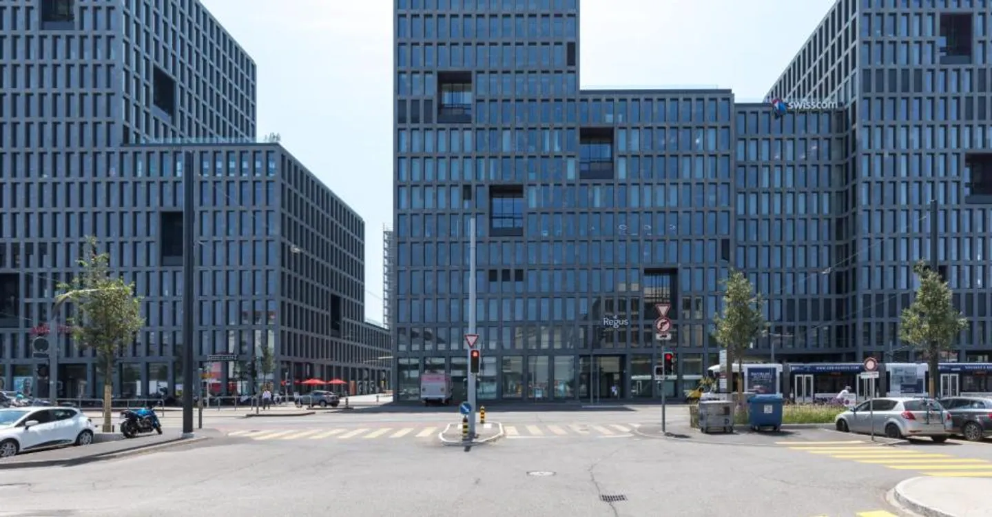 Private office for 25 at Regus Pont Rouge - Photo 2 of 10