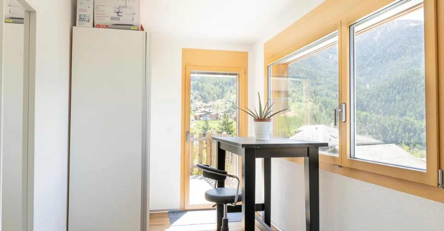 Modern 4.5-room apartment with optimal view in Bürchen - Photo 9 of 11