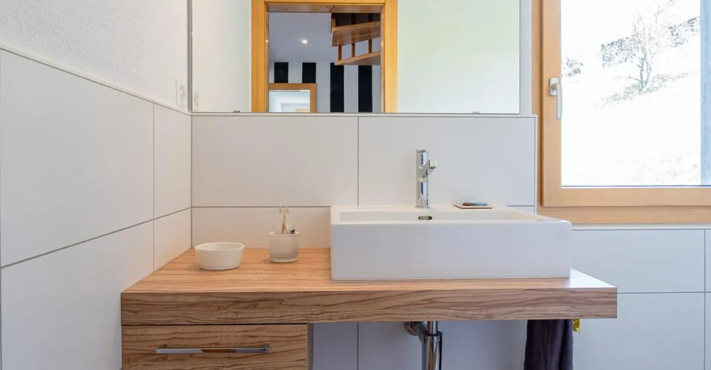 Modern 4.5-room apartment with optimal view in Bürchen - Photo 10 of 11