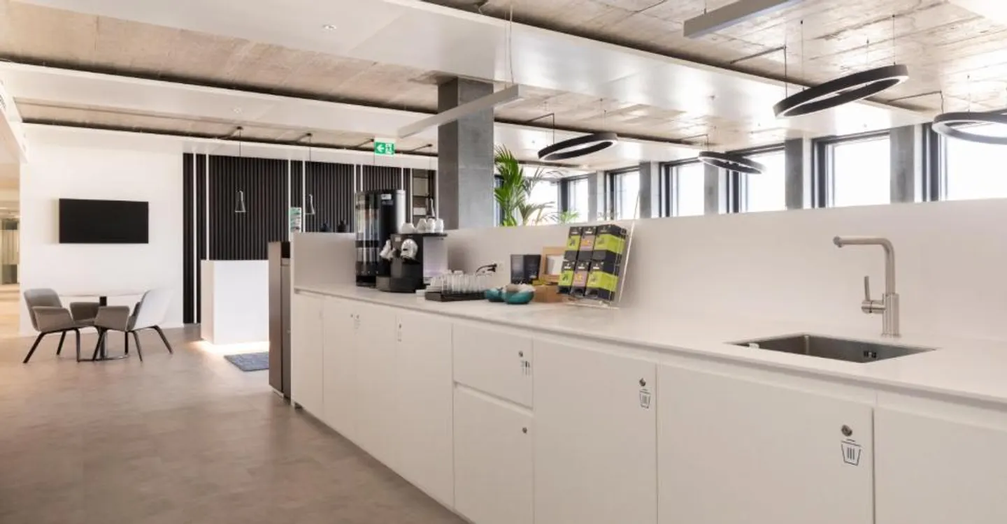 Private office for 25 at Regus Pont Rouge - Photo 6 of 10
