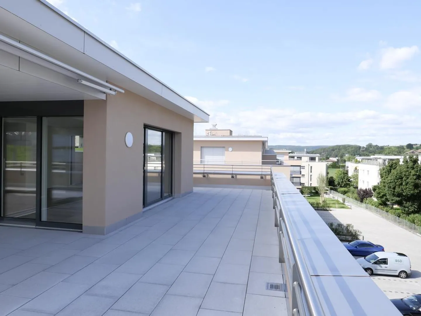 Bright penthouse apartment with private laundry room - Photo 11 of 11
