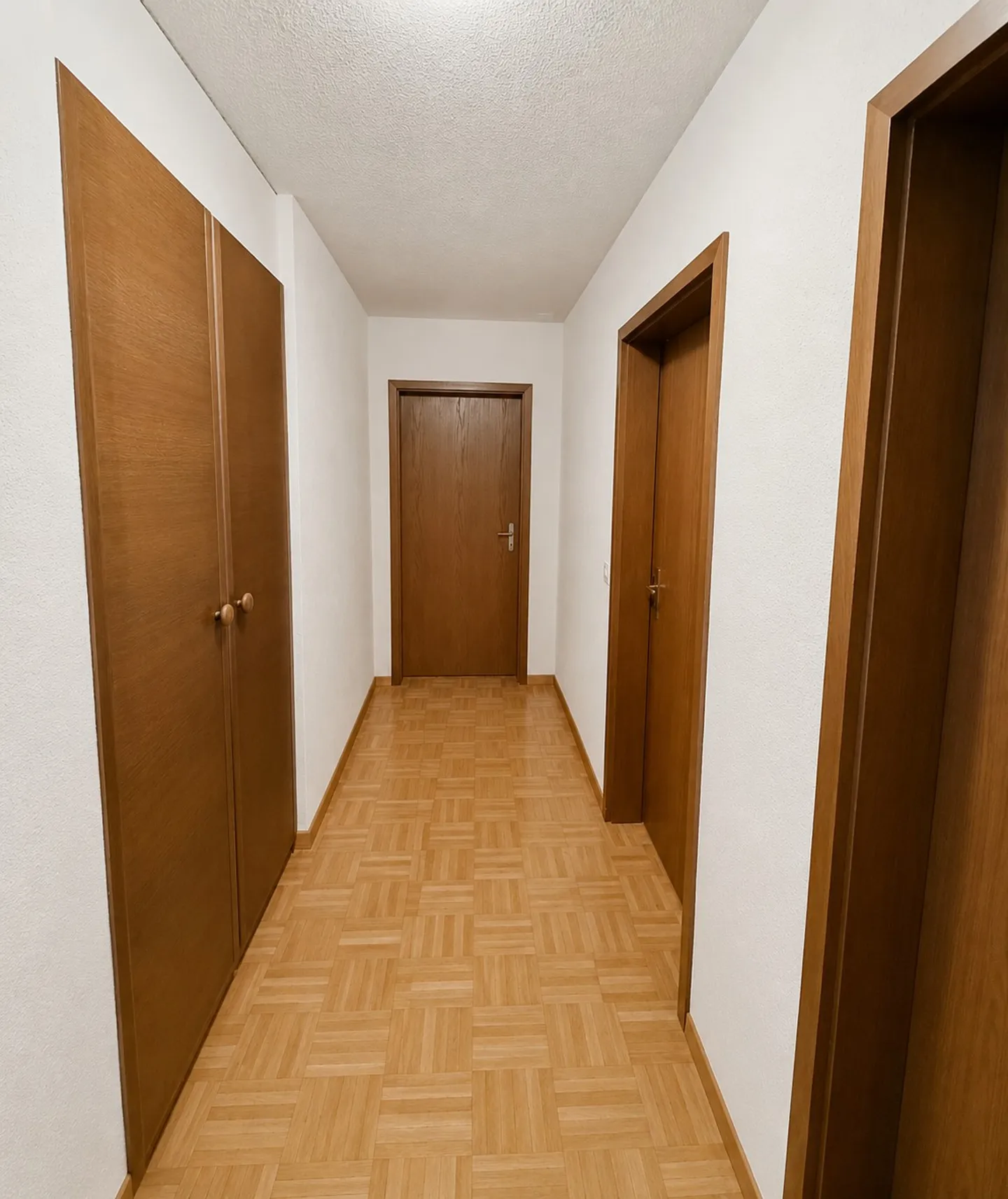 Spacious 5.5-room apartment with fireplace and large south balcony - Photo 12 of 15