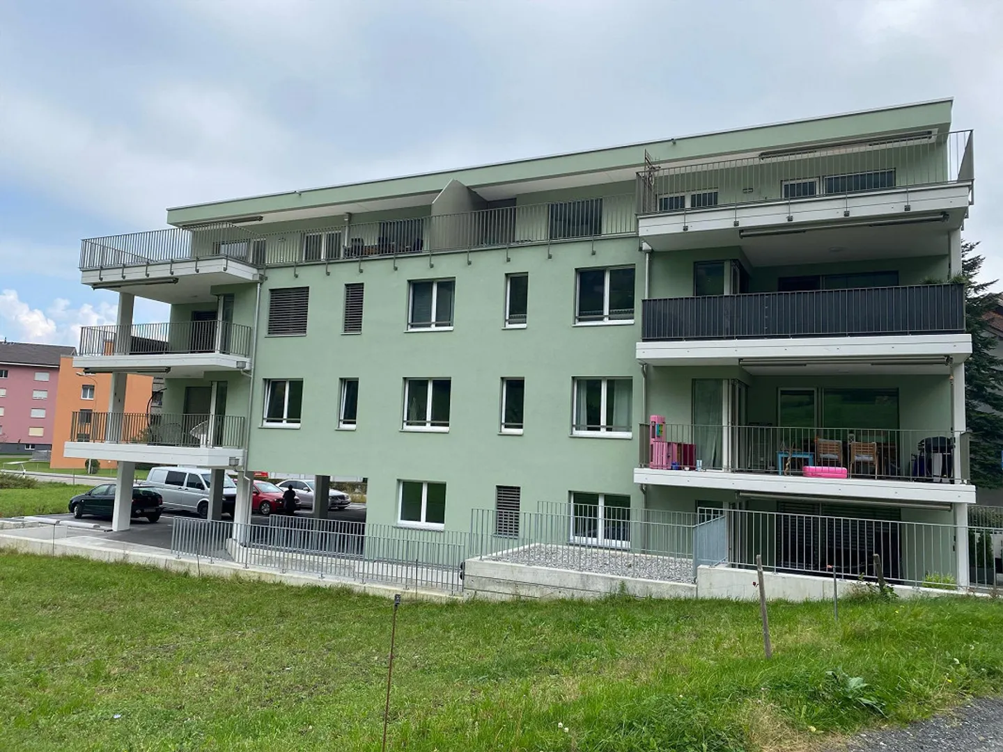 Moderne 3.5 Zimmer-Wohnung mit viel Licht & grossem Balkon - Foto 1 von 9