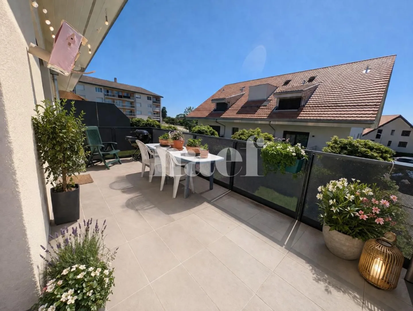 Schöne Wohnung von ca. 95 m2 mit 4,5 Zimmern im 1. Stock mit Balkon - Foto 1 von 7
