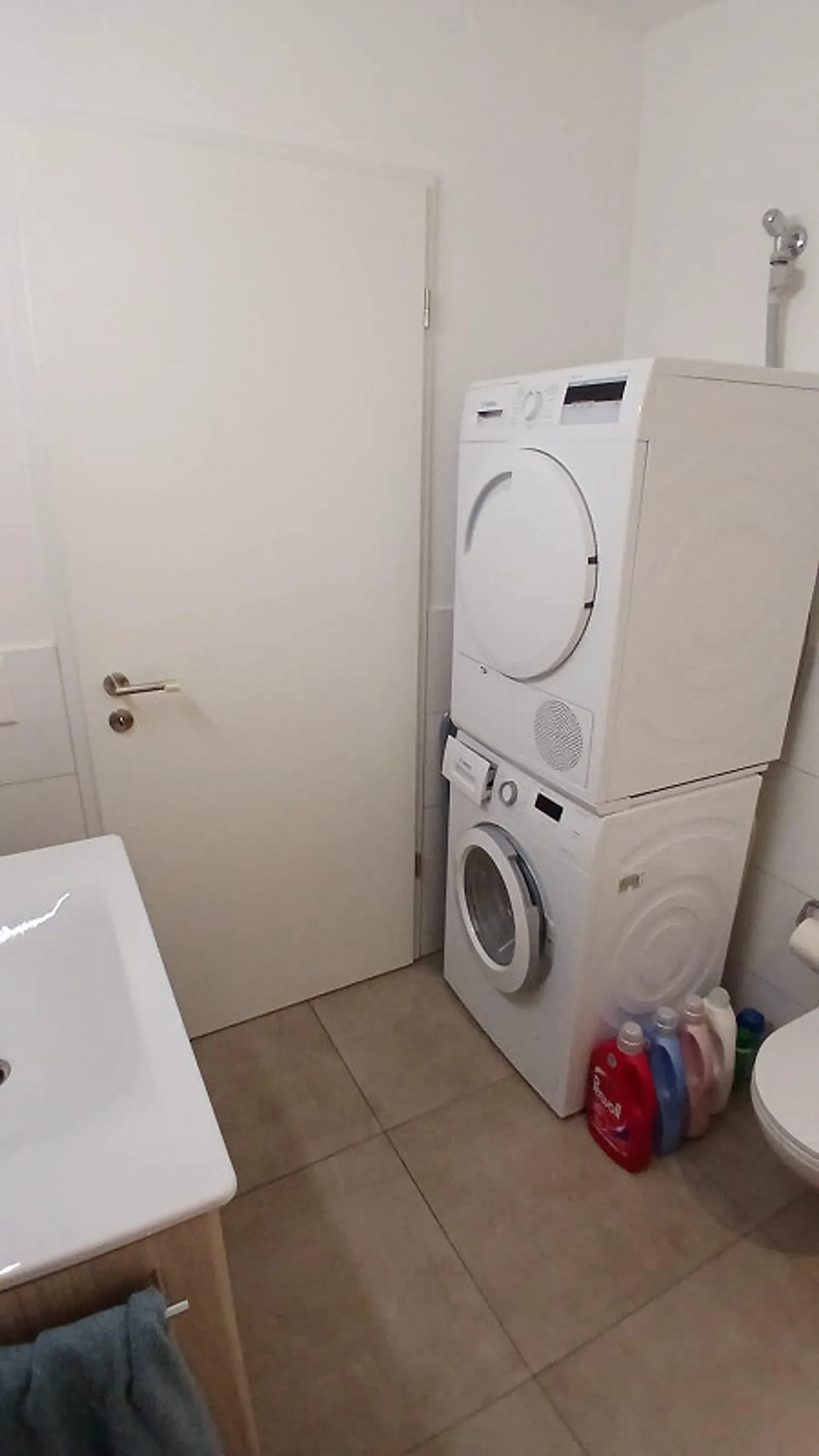 Moderne 3.5 Zimmer-Wohnung mit viel Licht & grossem Balkon - Foto 6 von 9