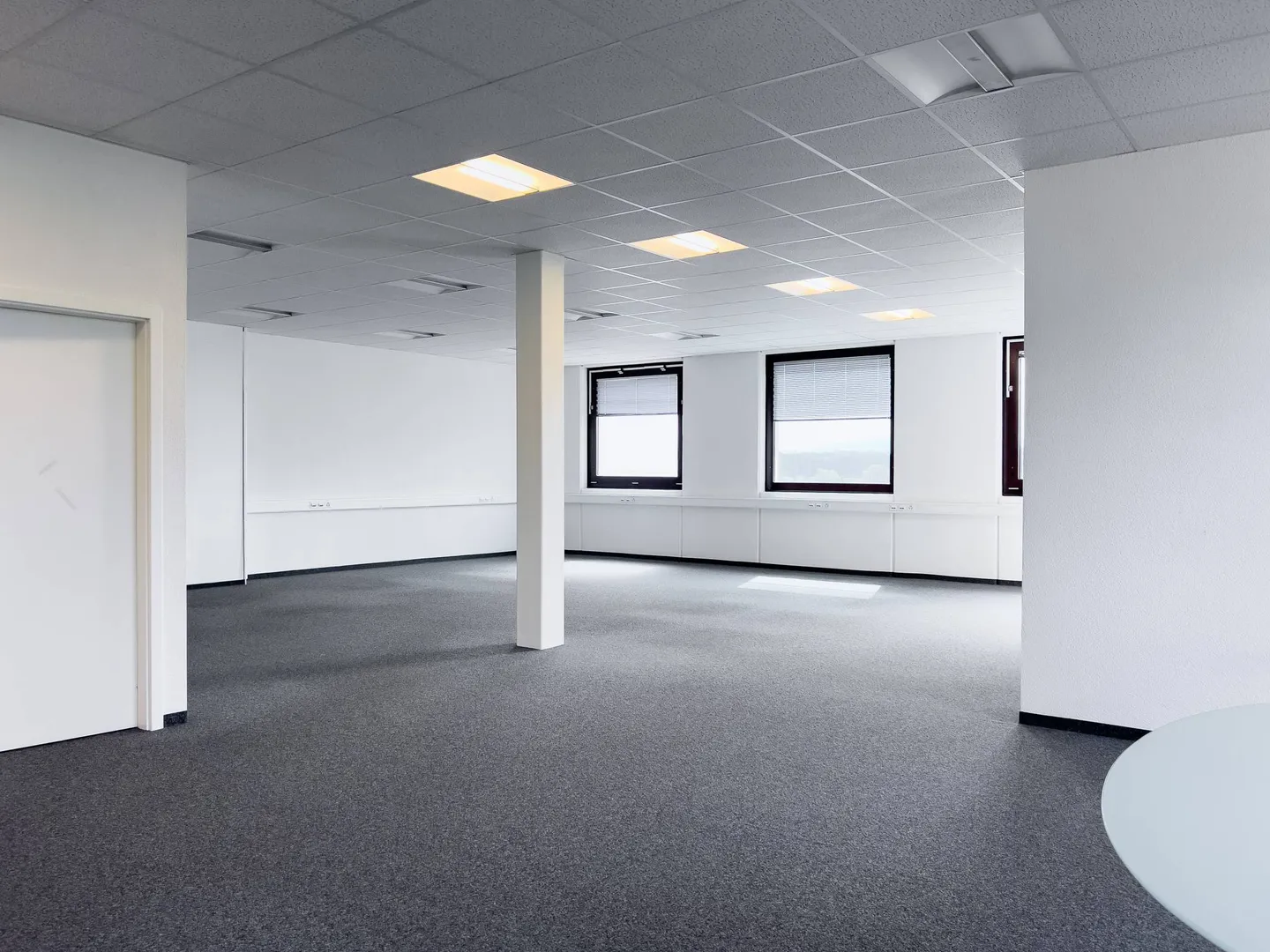Office space for rent - Photo 4 of 6
