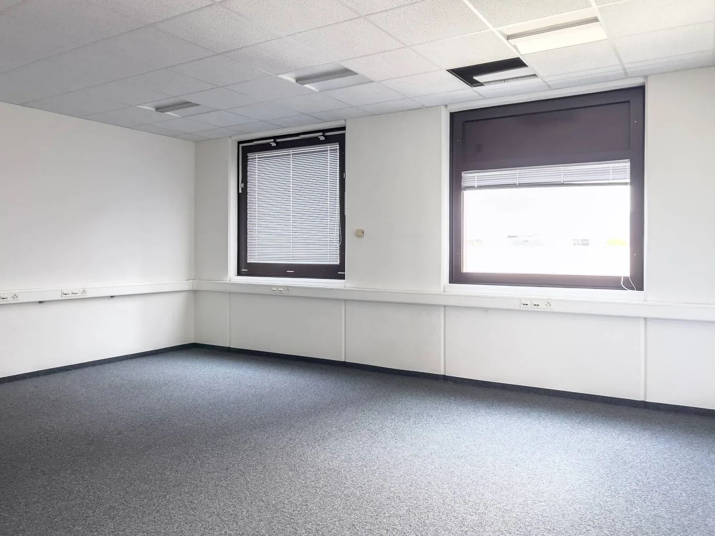 Office space for rent - Photo 5 of 6