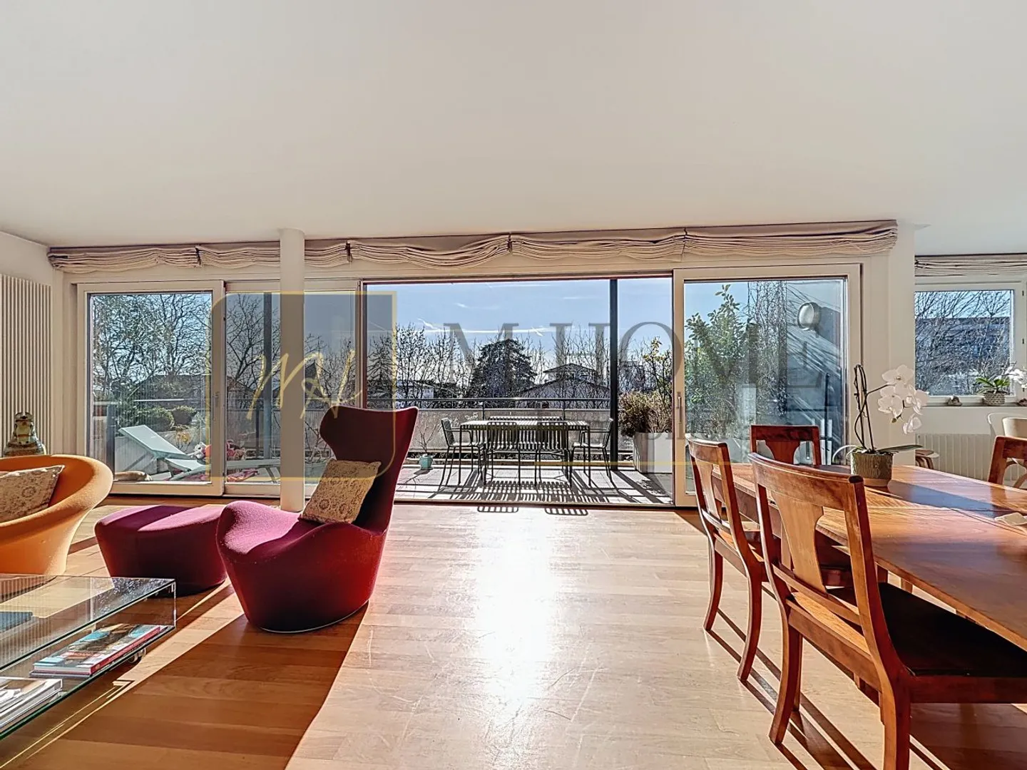 Spacious Apartment with Alpine View - Photo 4 of 13