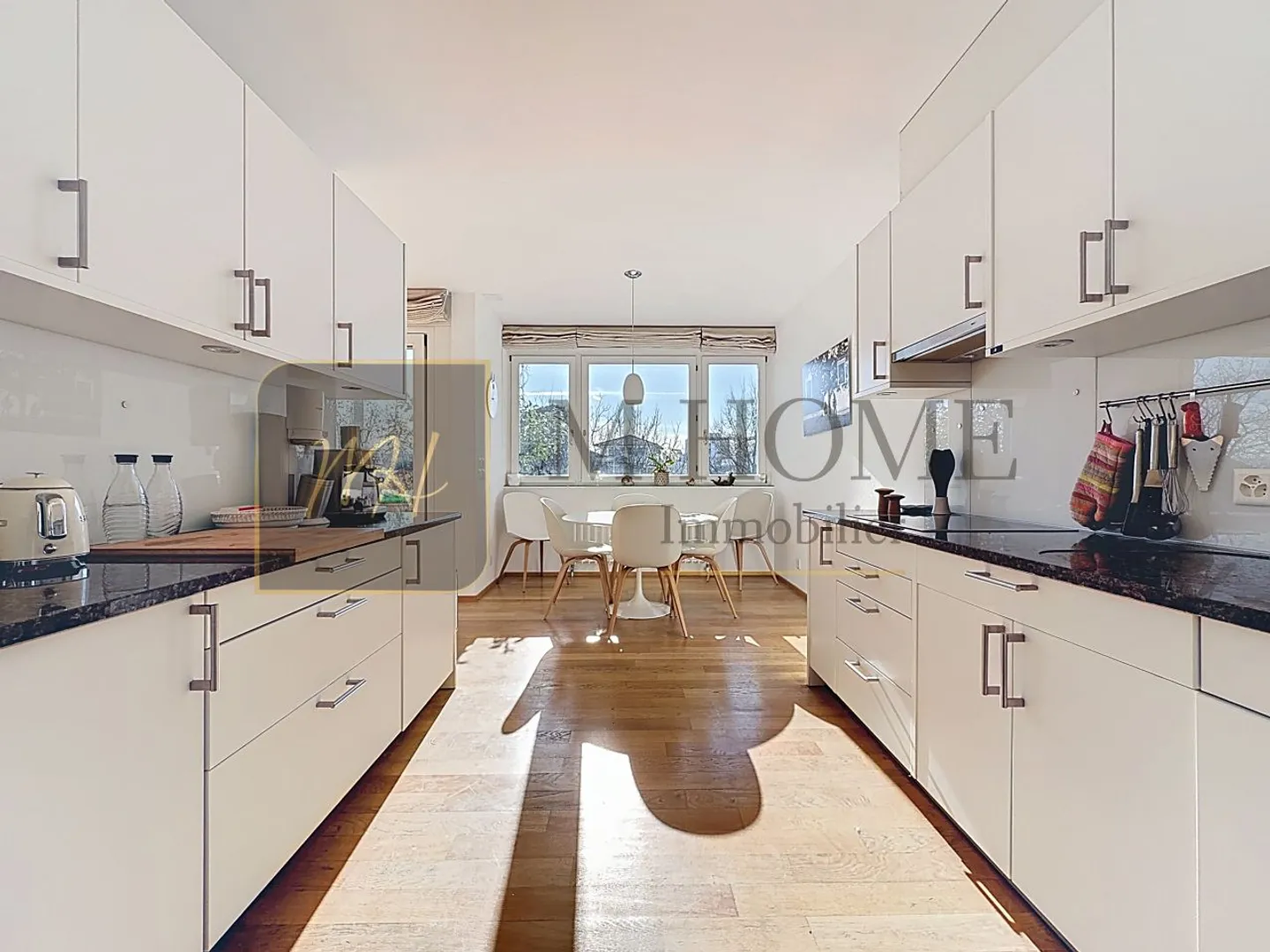 Spacious Apartment with Alpine View - Photo 6 of 13