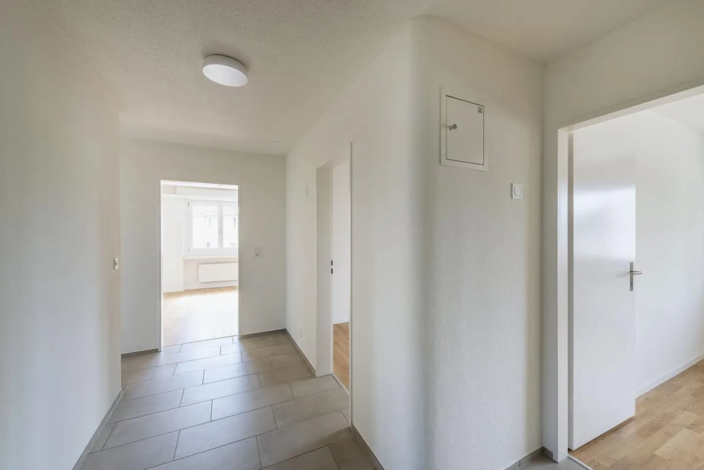 Appartamento 4 locali appena ristrutturato con balcone e torre di lavaggio - Foto 5 di 11