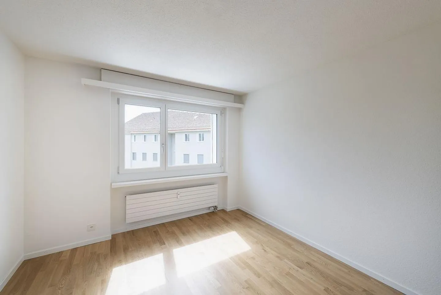Appartamento 4 locali appena ristrutturato con balcone e torre di lavaggio - Foto 9 di 11
