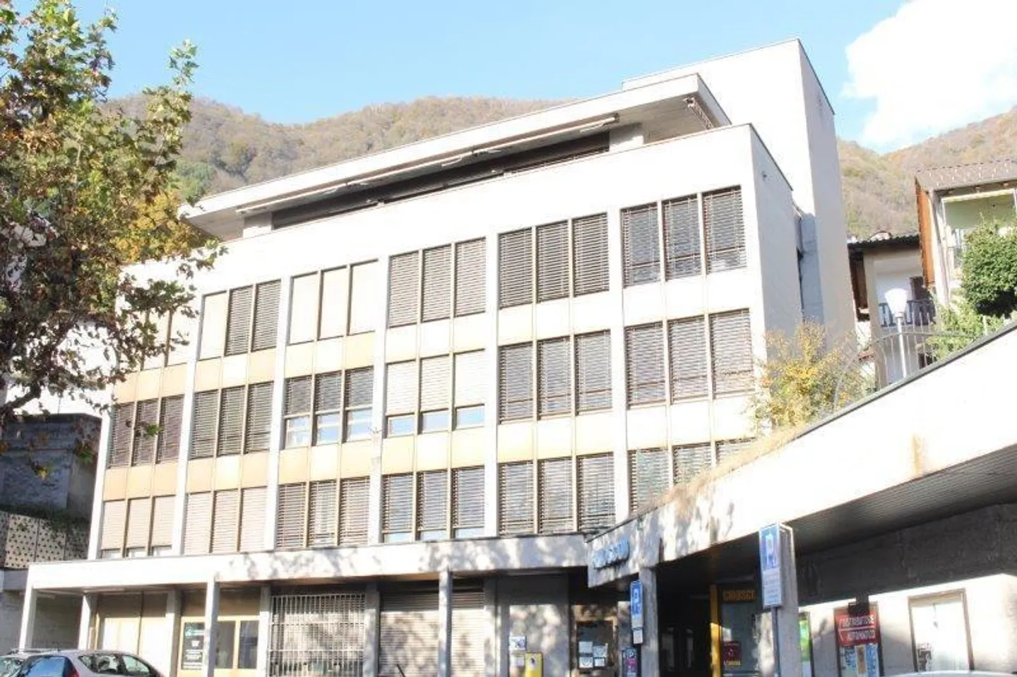 4 Büroräume von ca. 100 m2 an sehr zentraler Lage / 4 locali uffici... - Foto 1 di 13