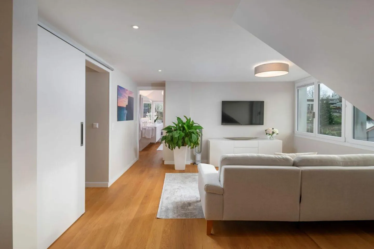 Aménagé avec soin, avec vue et piscine - Photo 10 sur 13