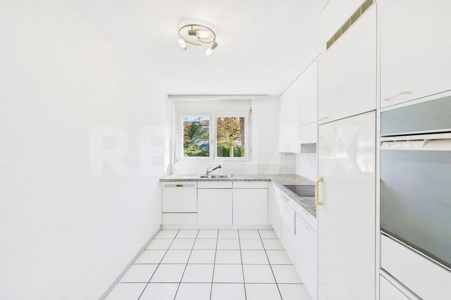 6-room House - Photo 7 of 13