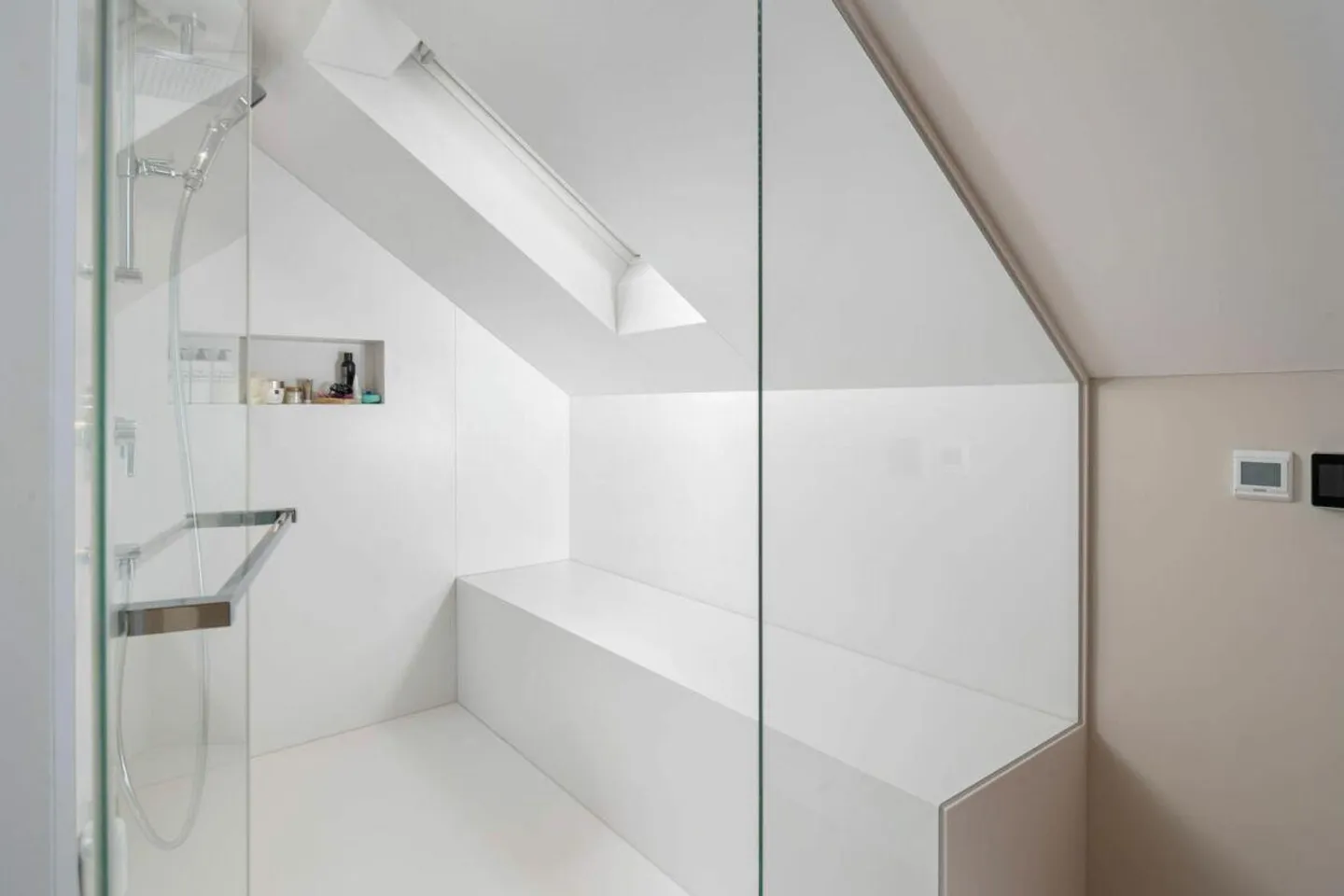 Aménagé avec soin, avec vue et piscine - Photo 13 sur 13