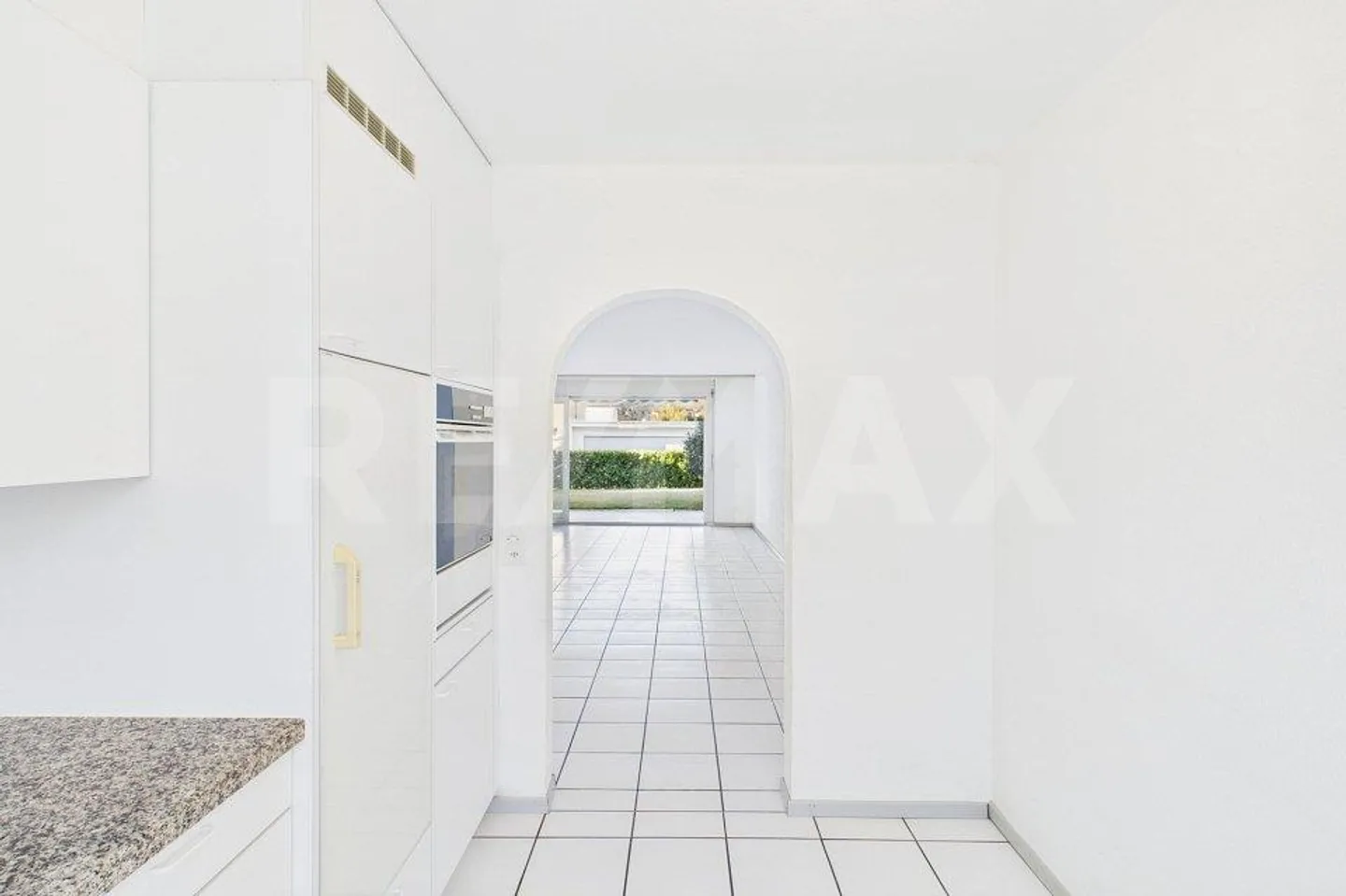 6-room House - Photo 8 of 13