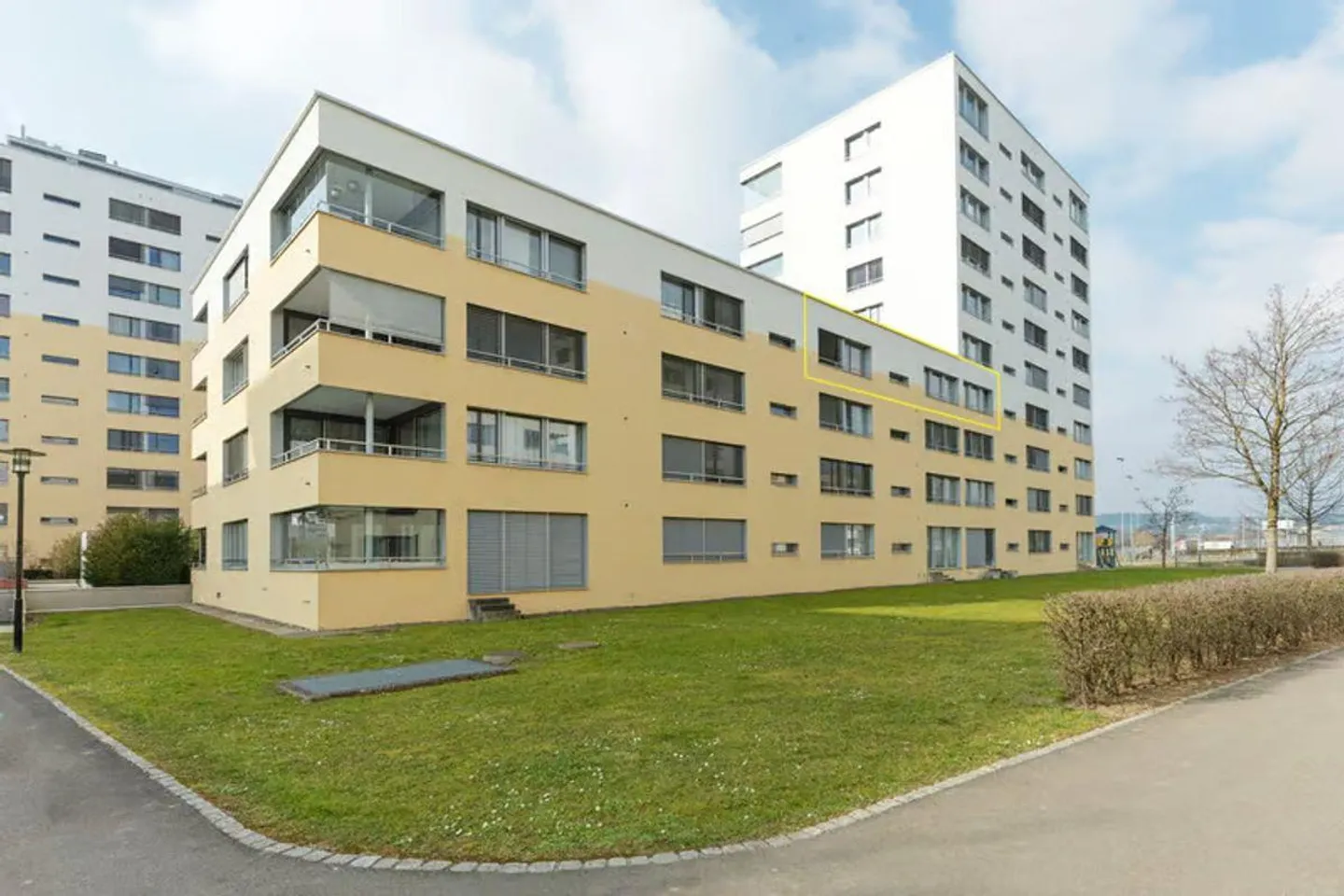 Appartamento di 4 1/2 locali al 3° piano nel popolare quartiere Hertiquartier - Foto 2 di 13