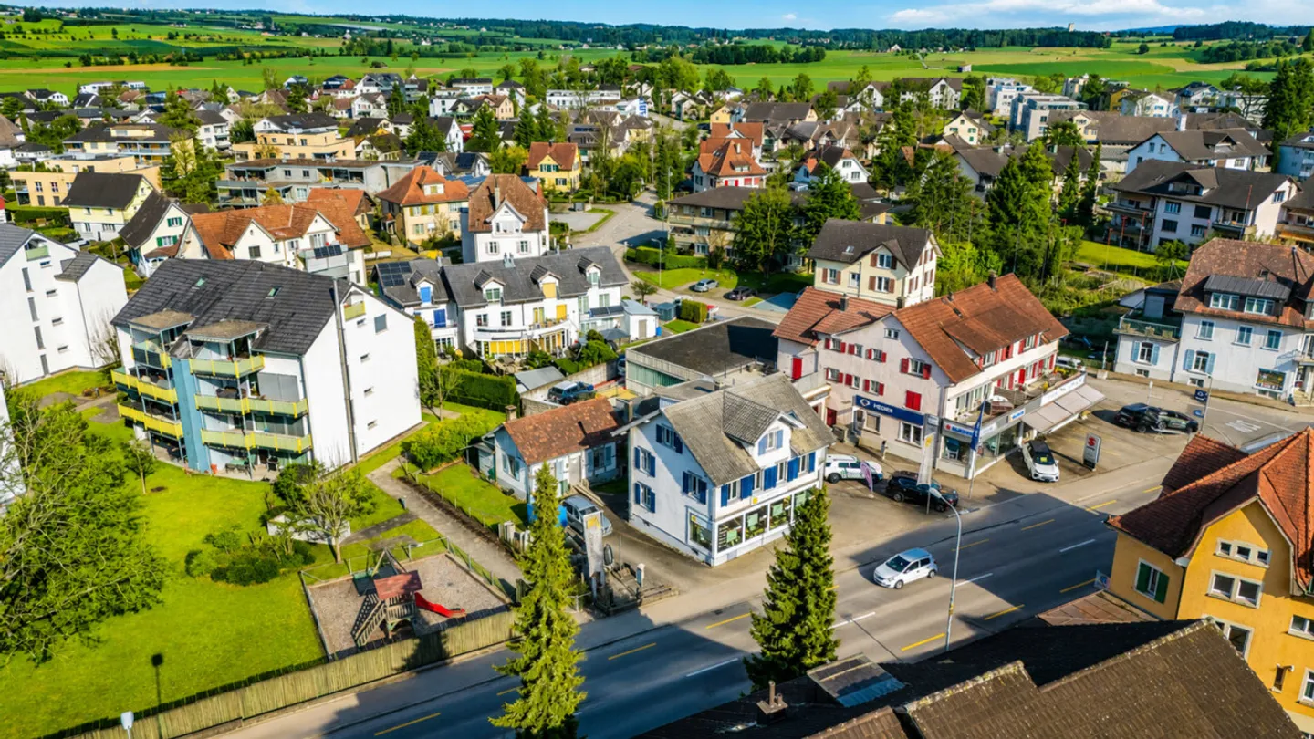 Maison historique avec potentiel commercial - Photo 2 sur 20