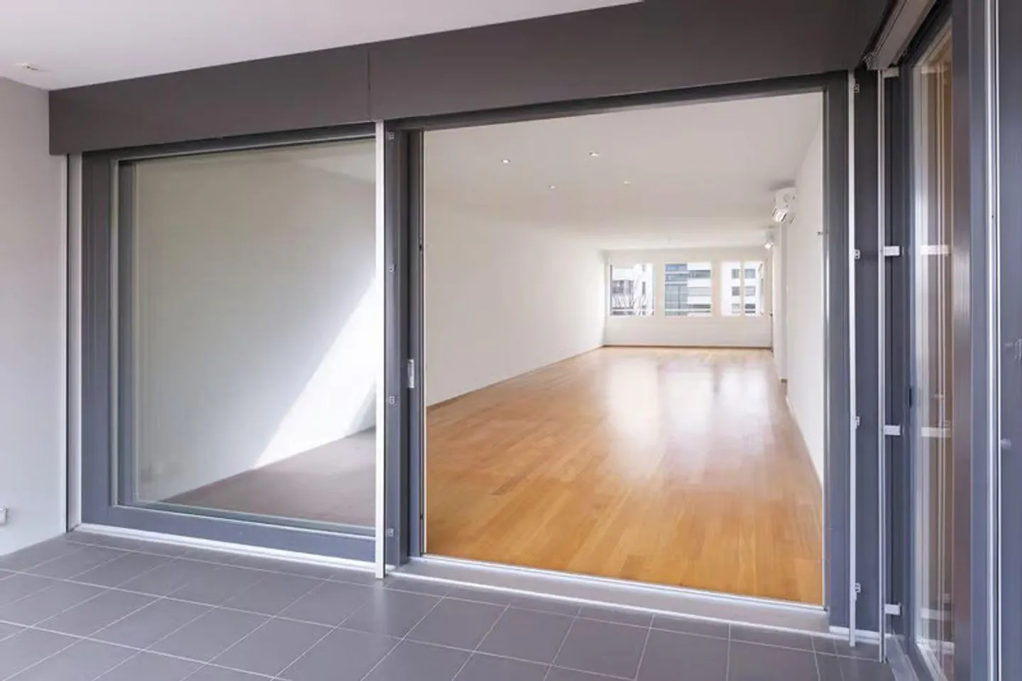 Appartamento di 4 1/2 locali al 3° piano nel popolare quartiere Hertiquartier - Foto 5 di 13