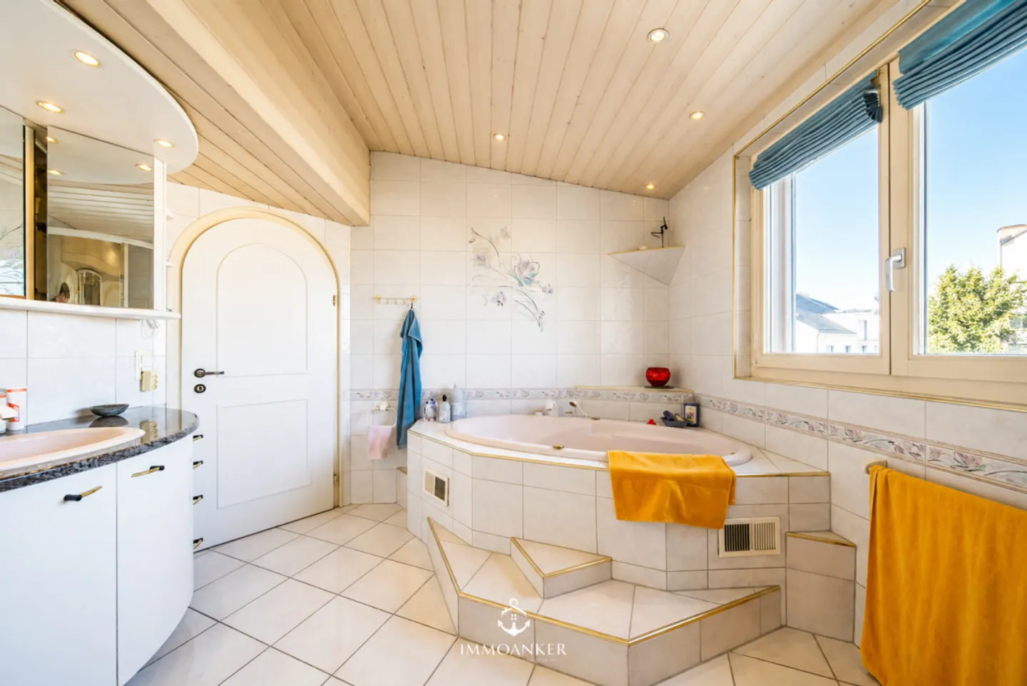 Maison historique avec potentiel commercial - Photo 16 sur 20