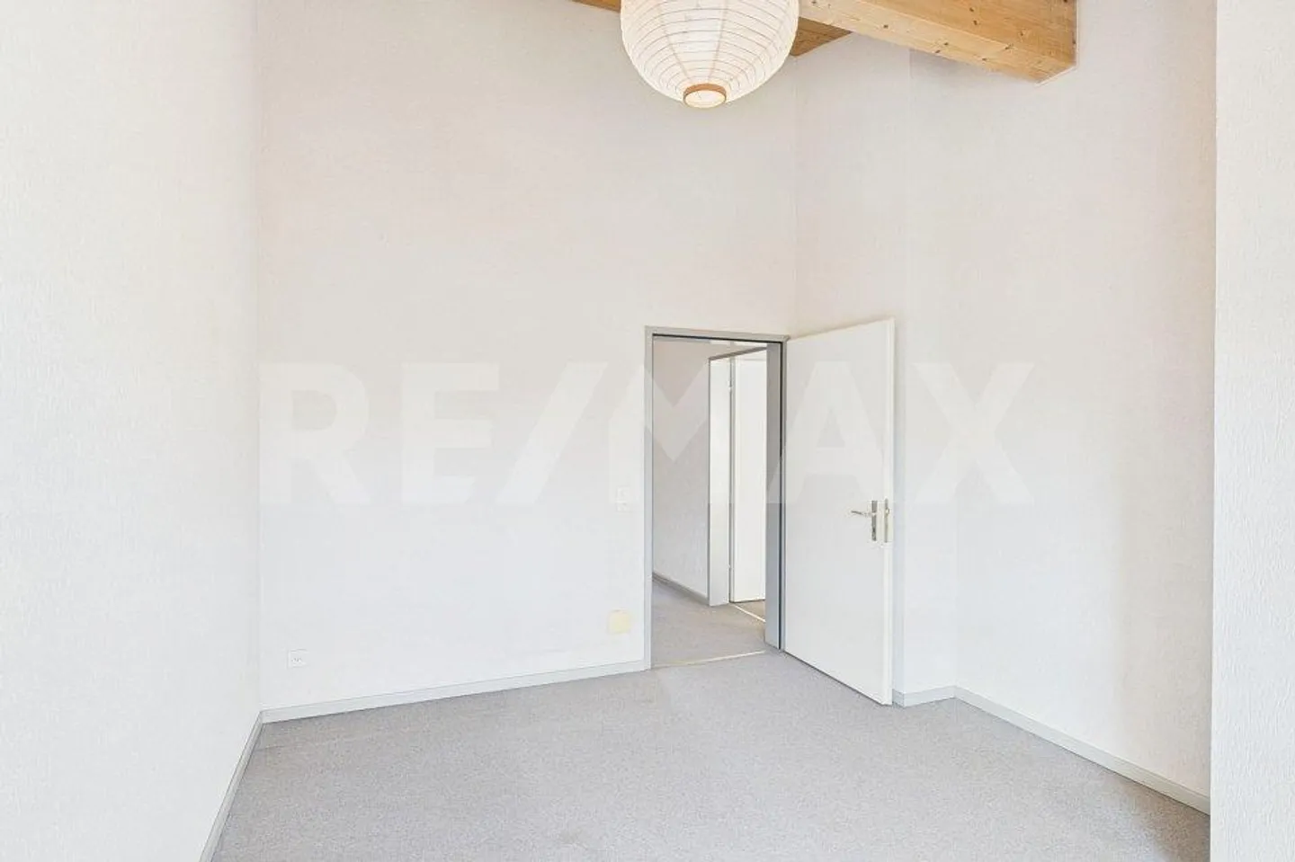 6-room House - Photo 12 of 13