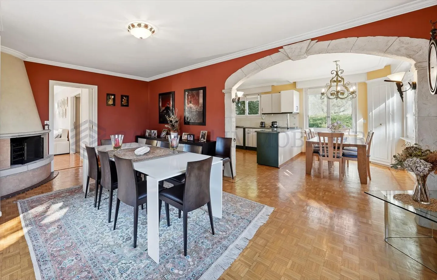 Villa individuelle de 6 chambres dans quartier résidentiel - Photo 3 sur 12