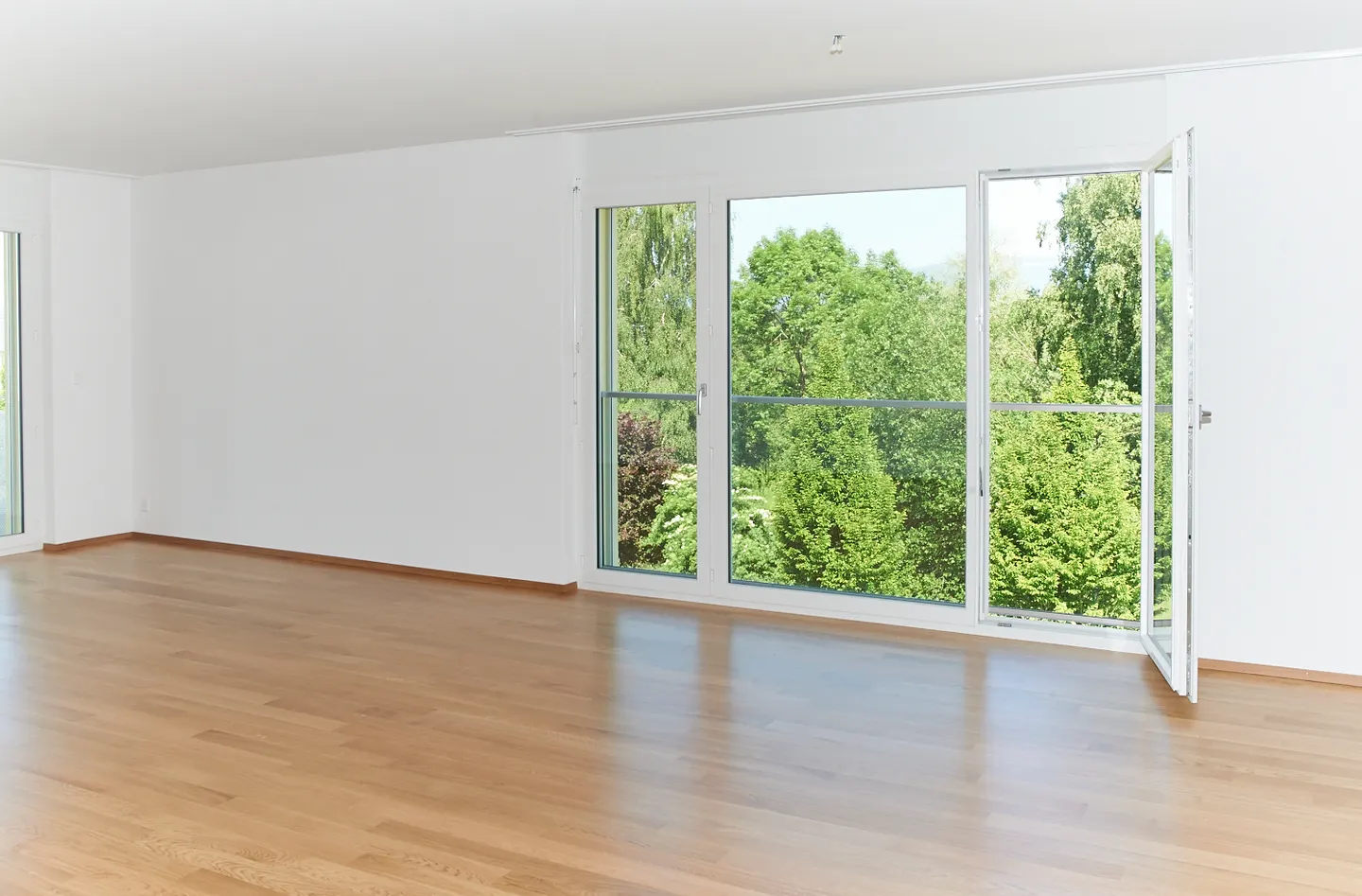 Modernes Minergie-Apartment - Foto 3 von 6